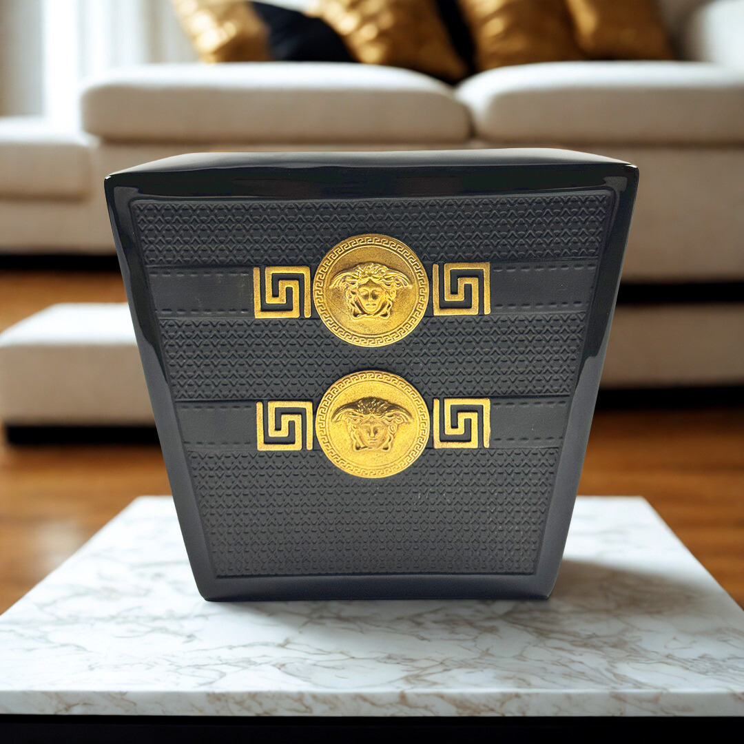 VASO VERSACE SIGNATURE PRETO/DOURADO PORCELANA