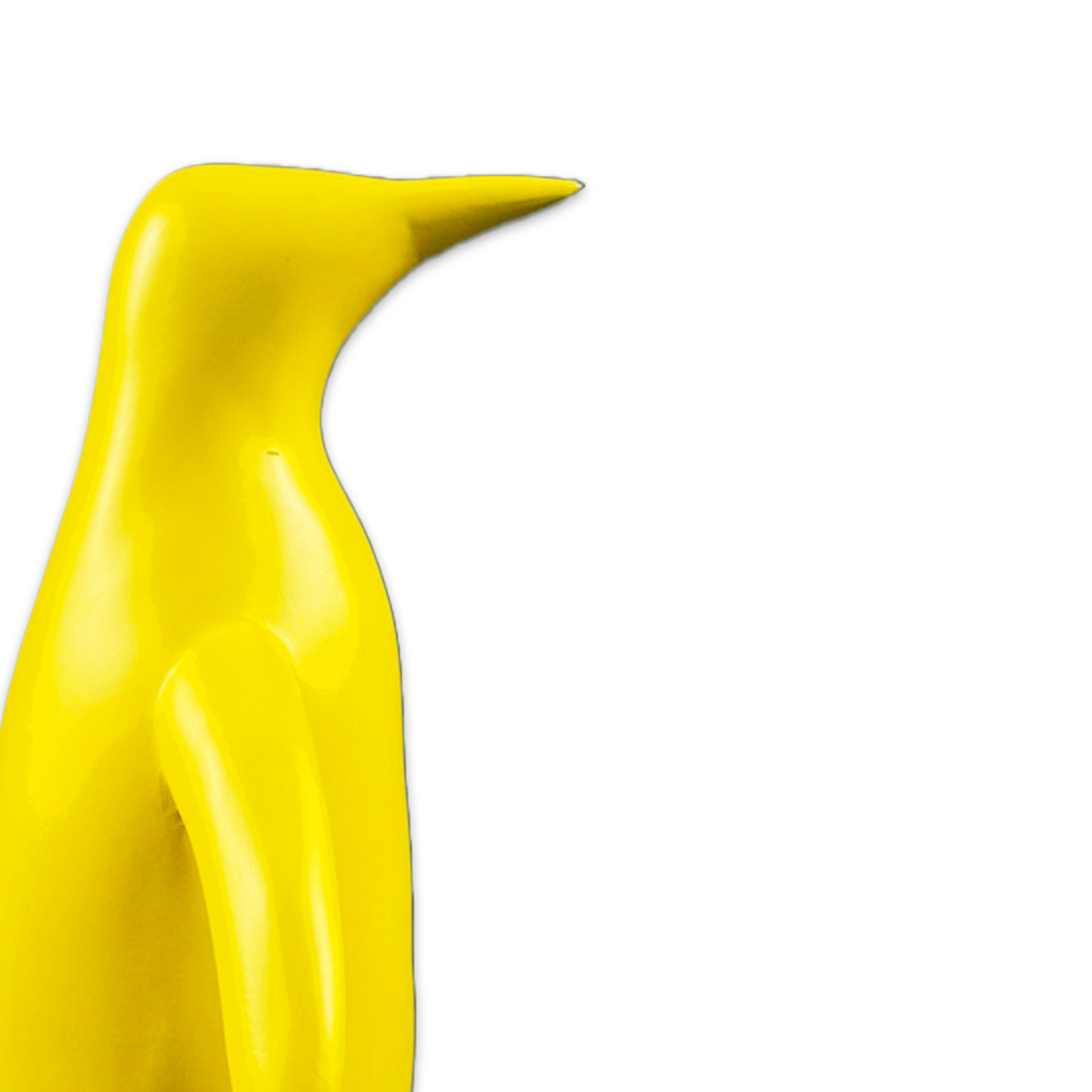 ESCULTURA PINGUIM RESINA AMARELA MODALI DESIGN