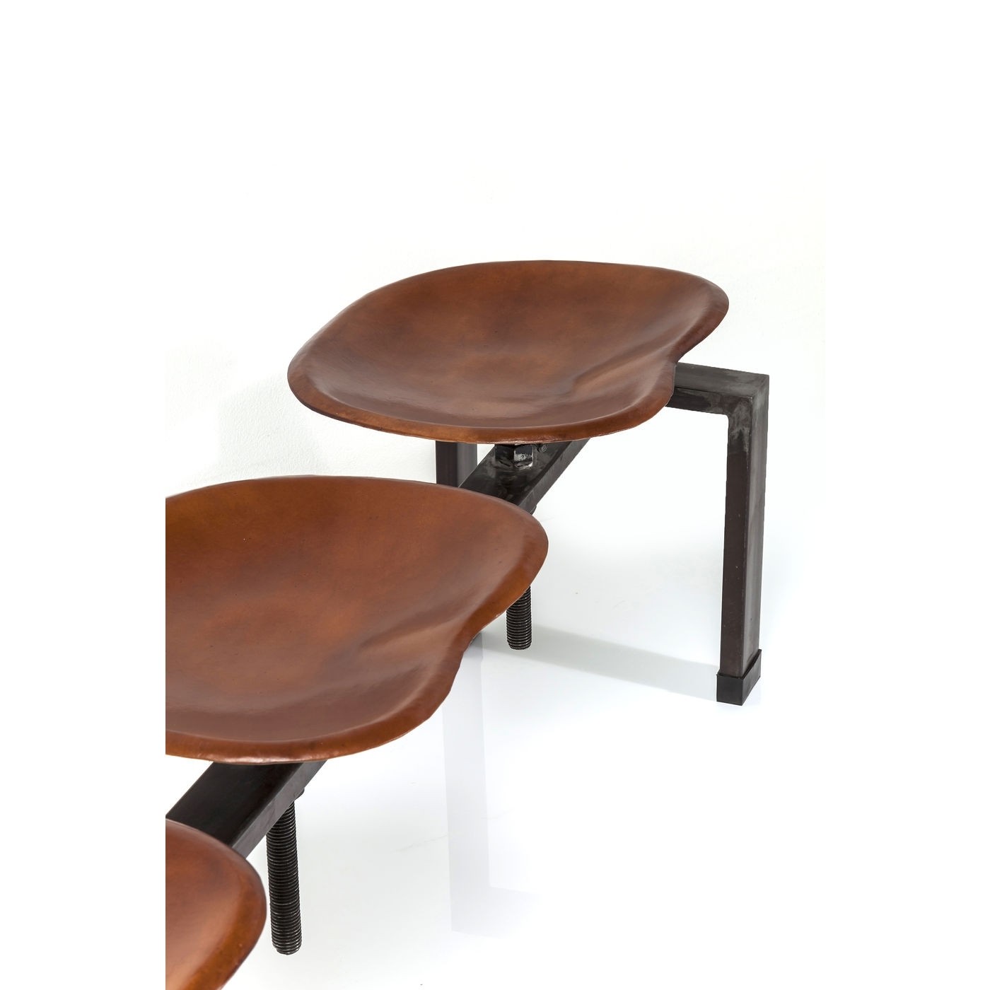 BANCO TRATOR 3 LUGARES FERRO COM COURO 