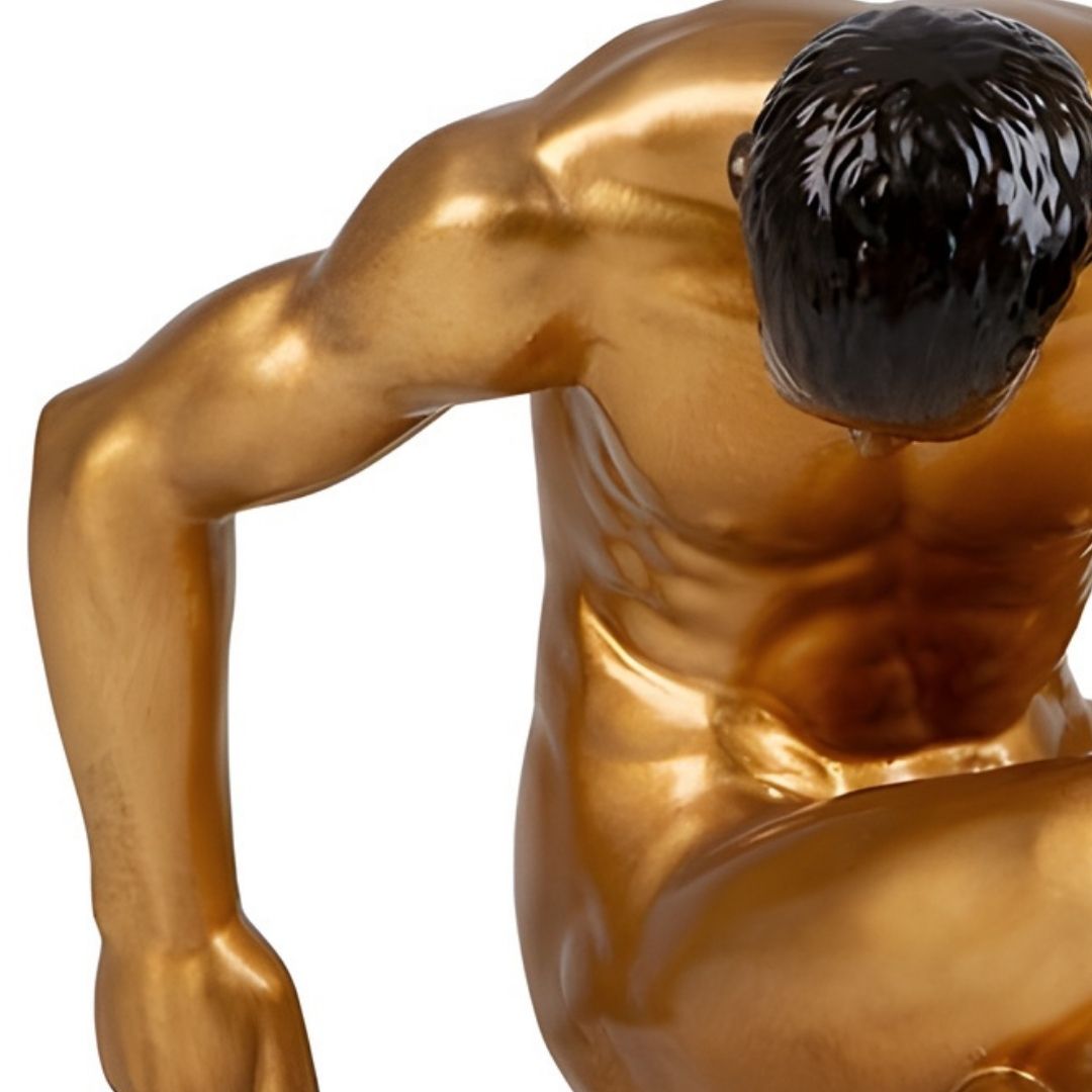 ESCULTURA MAN YOGA RESINA DOURADO MODALI DESIGN