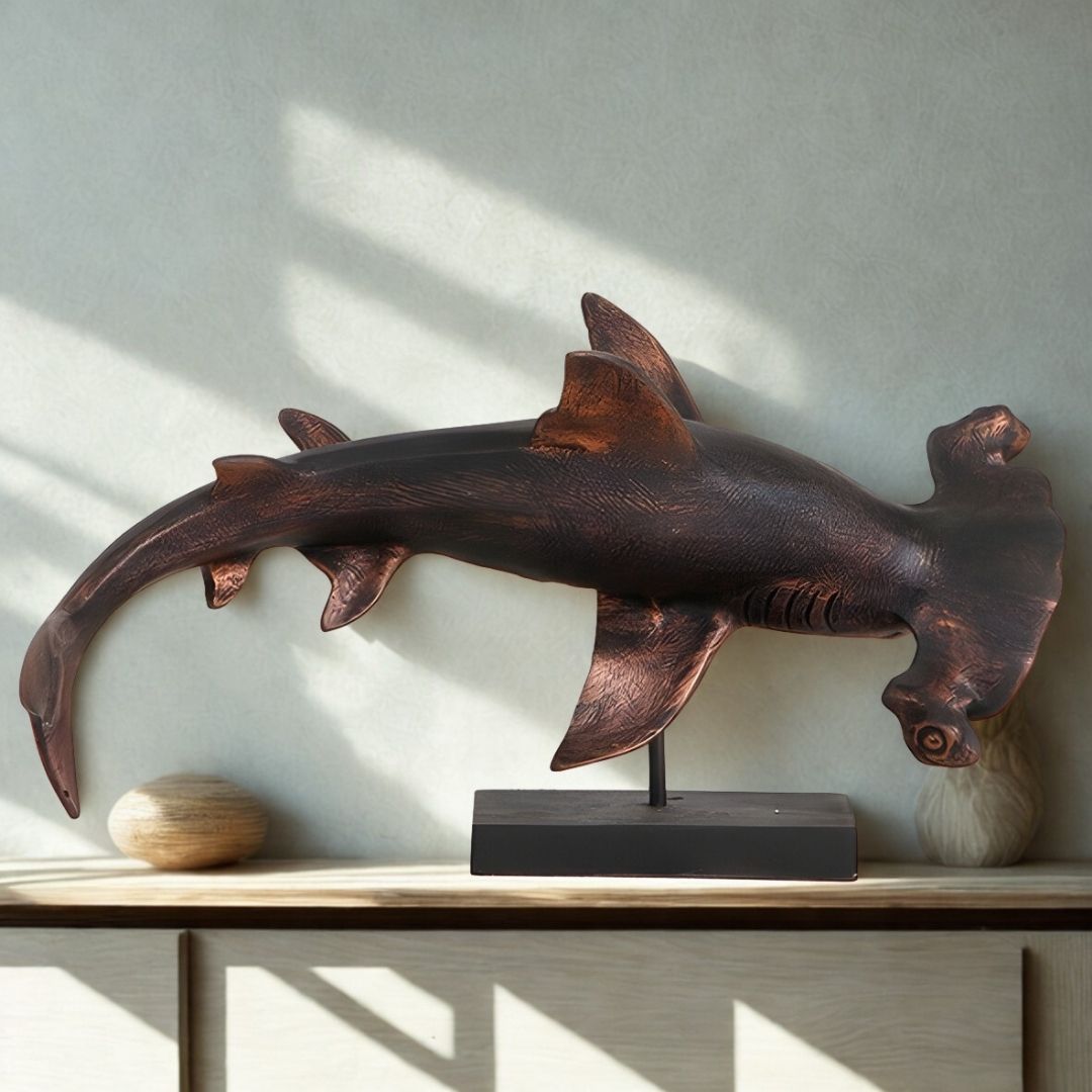 ESCULTURA TUBARAO MARTELO MEDIO P/MESA RESINACOBRE  MODALI DESIGN