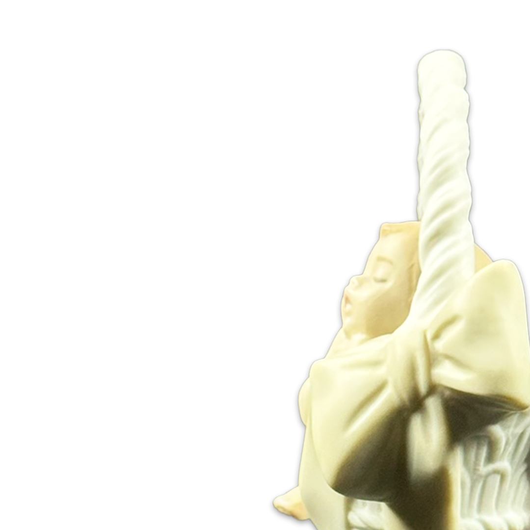 ESCULTURA BEBE NASCIDO FEMININO PORCELANA LLADRO