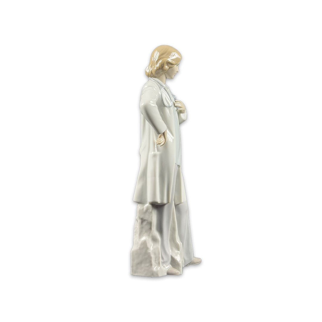 ESCULTURA DOUTORA/MEDICA PORCELANA LLADRO