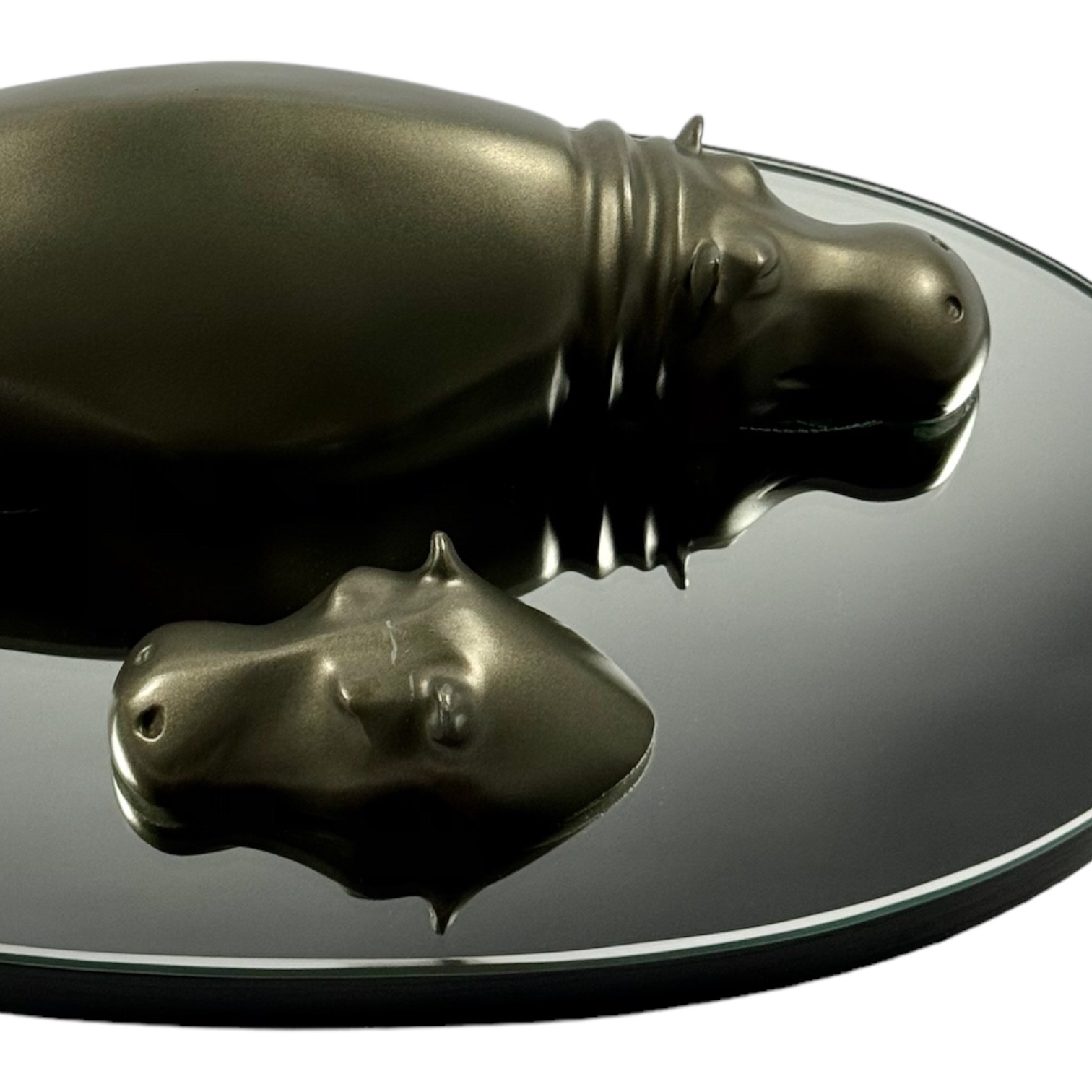 ESCULTURA HIPOPOTAMOS RESINA C/BASE ESPELHADA MODALI DESIGN