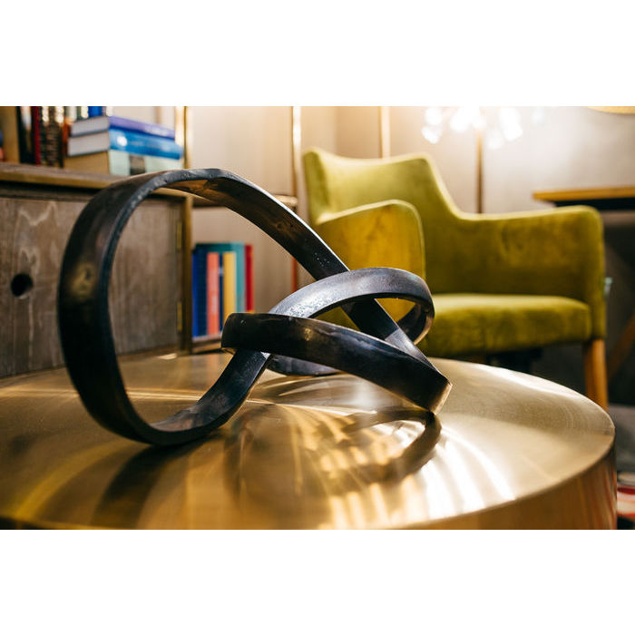 ESCULTURA CARRERA METAL 