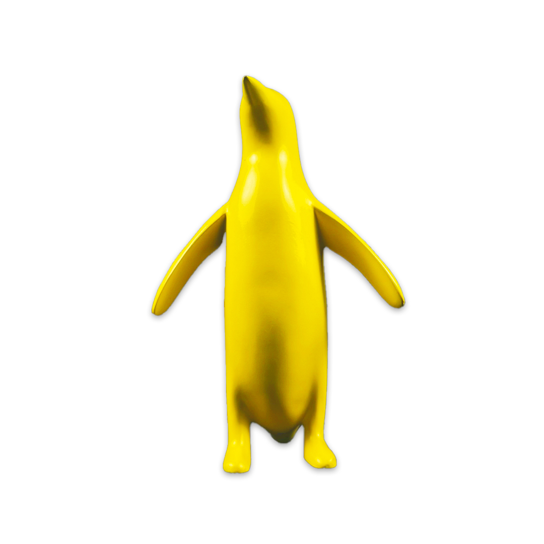 ESCULTURA PINGUIM RESINA AMARELA MODALI DESIGN