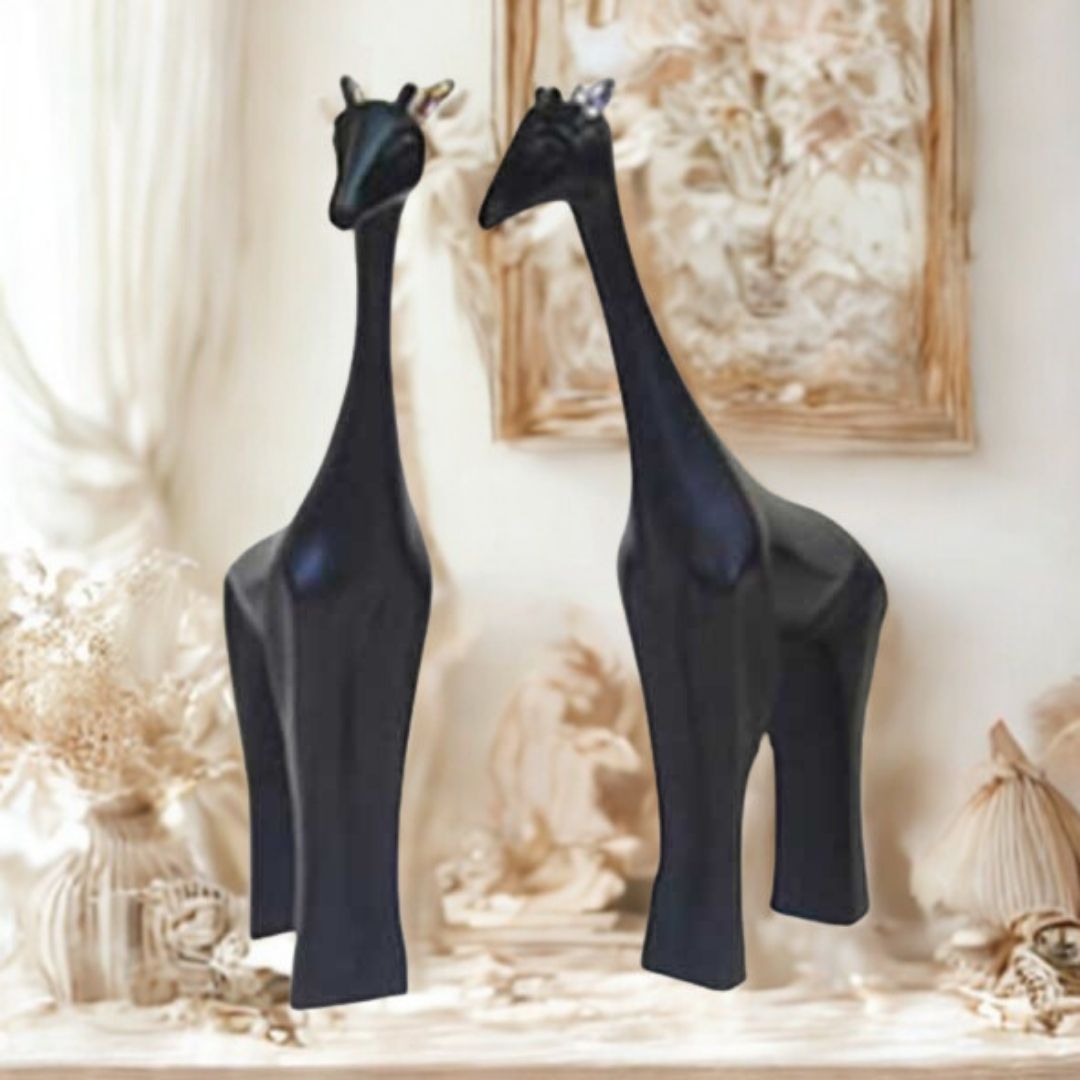 ESCULTURA GIRAFA PEQUENA RESINA PRETA/ALUMINIO MODALI DESIGN