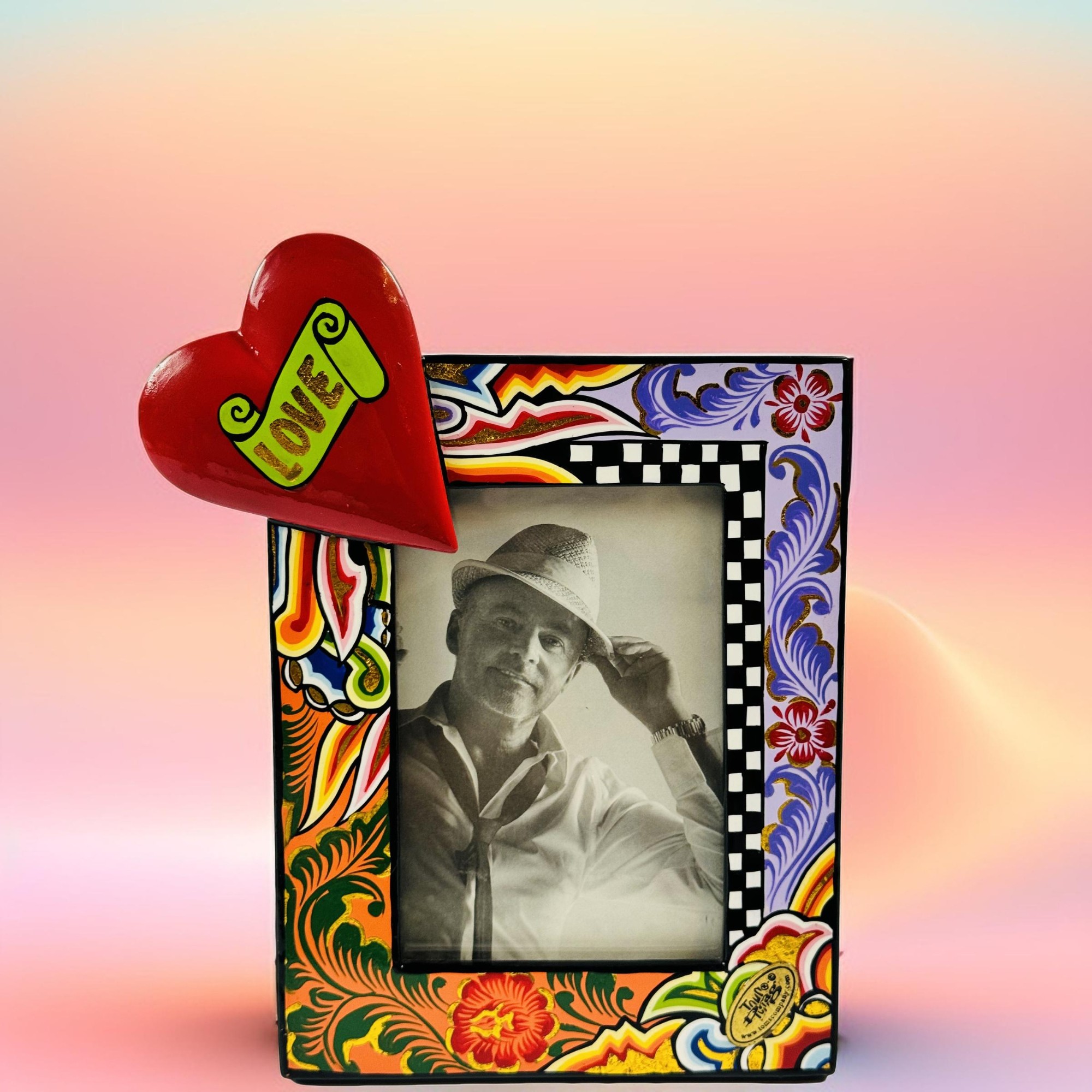 PORTA RETRATO CORAÇÃO FOTO 10X15 MADEIRA TOMS DRAG