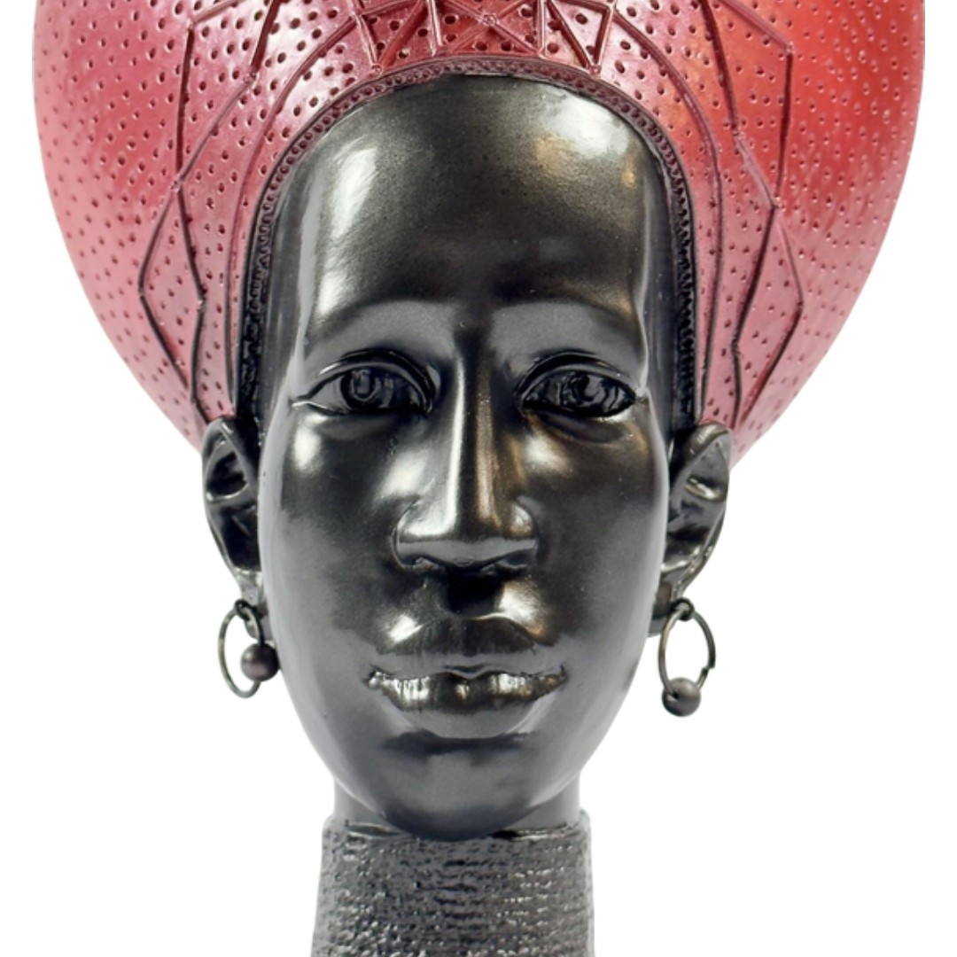 ESCULTURA AFRICANA TURBANTE VERMELHO RESINA COR MULDER