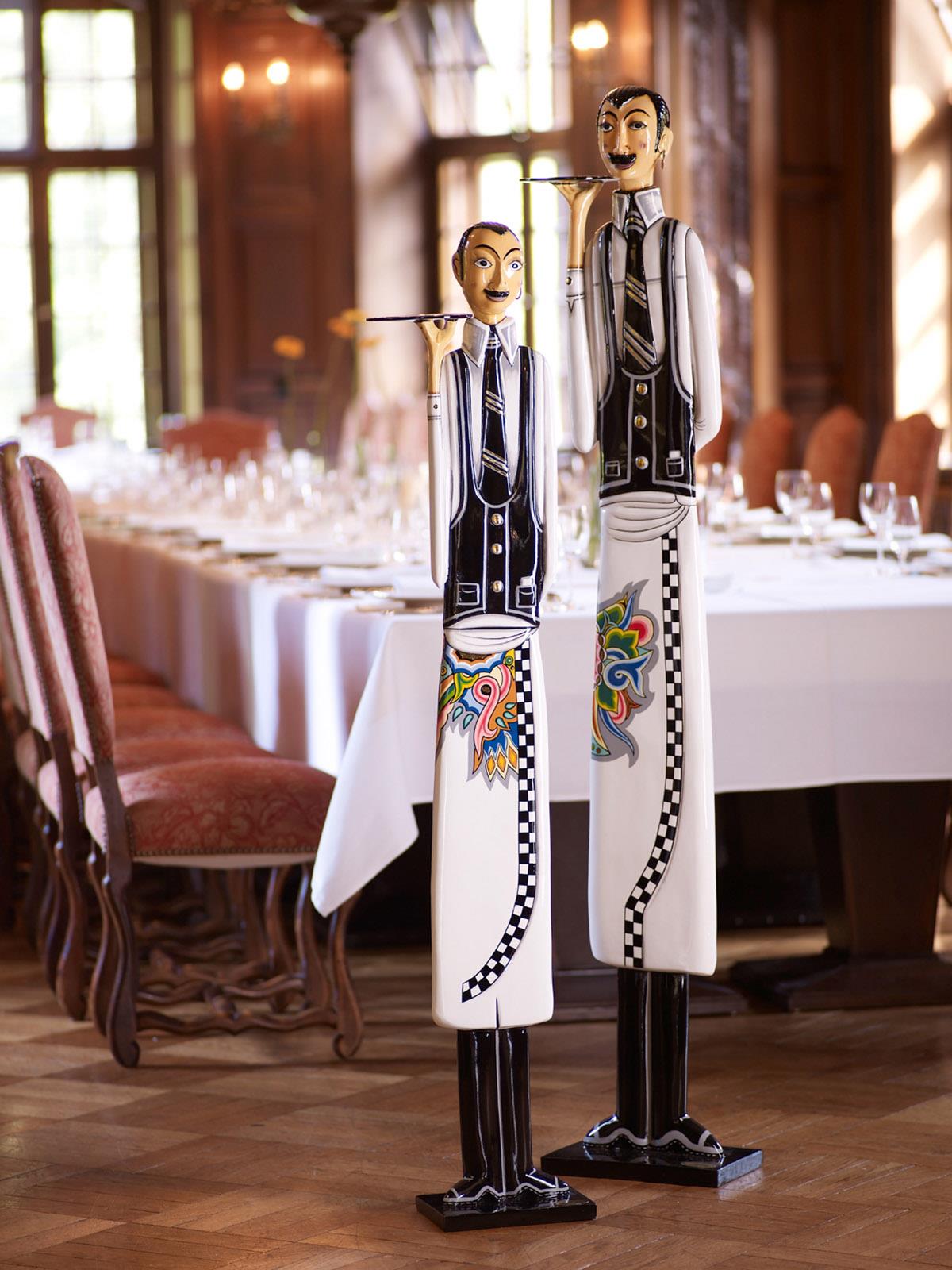 ESCULTURA  MORDOMO ALPHONSO RESINA  TOMS DRAG