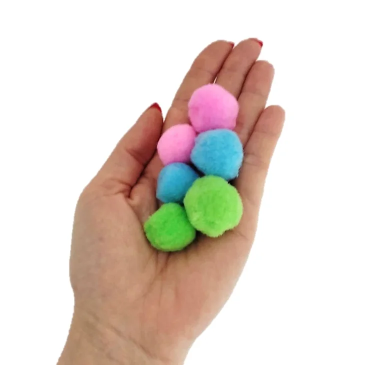 Lot de 6 POMPONS 