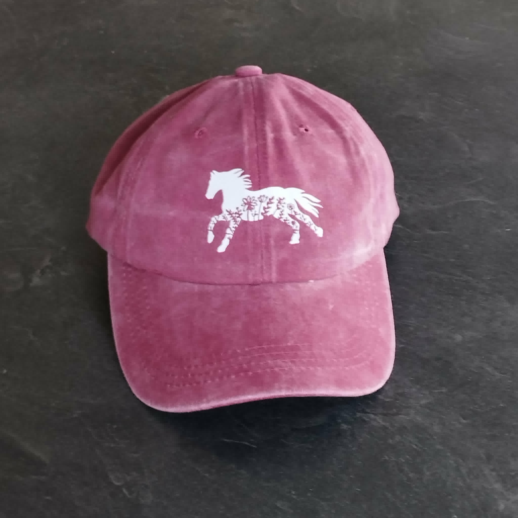 Casquette motif cheval ou chat