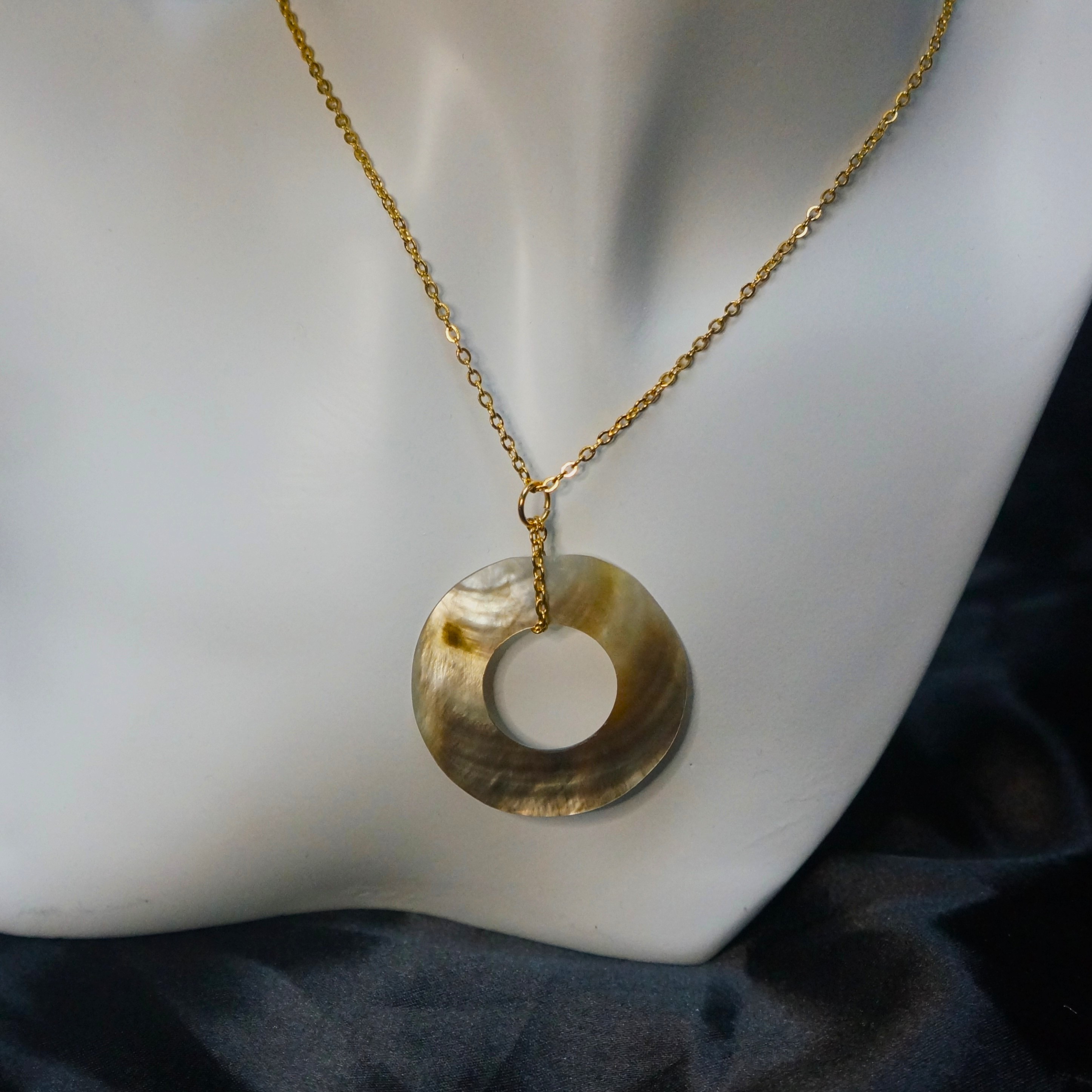 Collier Ricky
