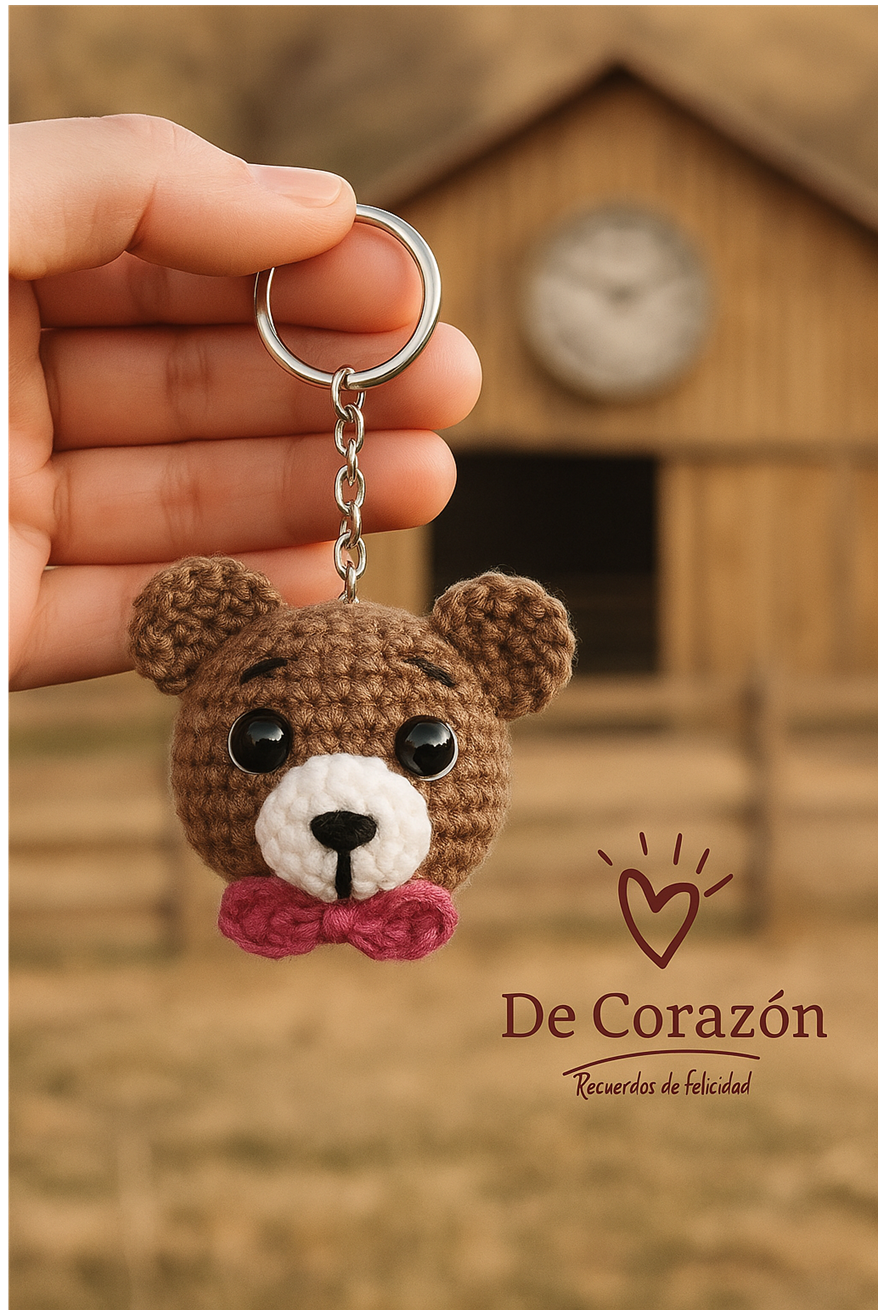 Llavero de osito tejido a mano