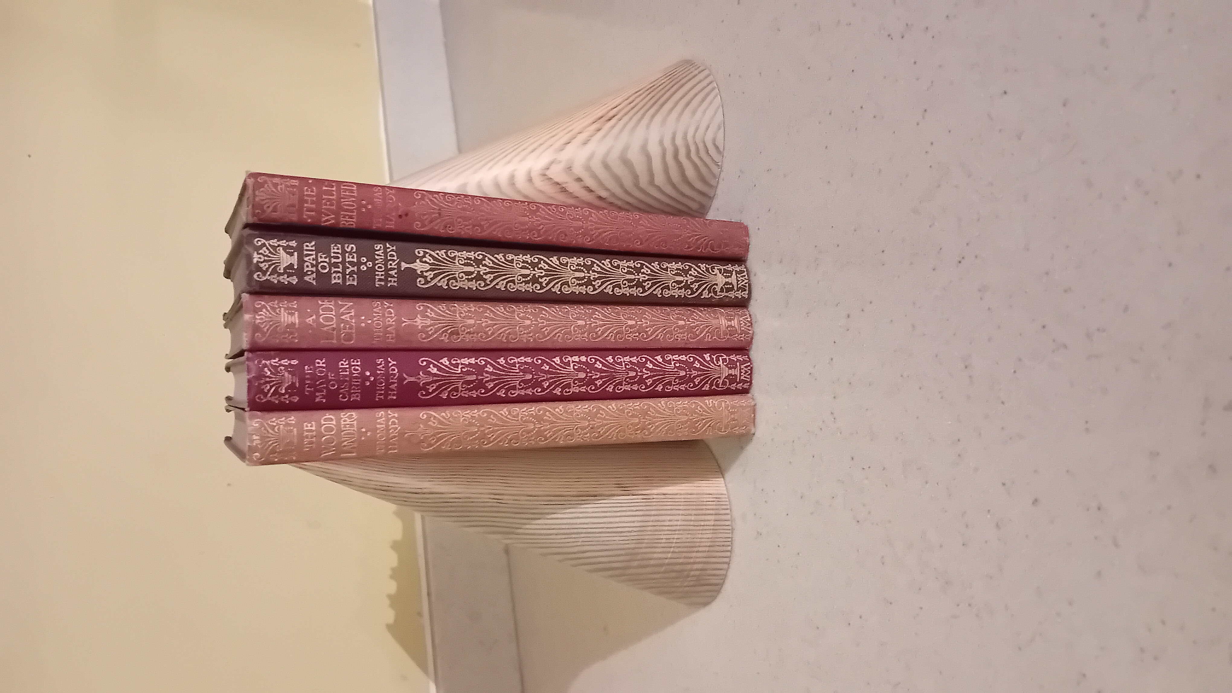 Cone-shaped bookends