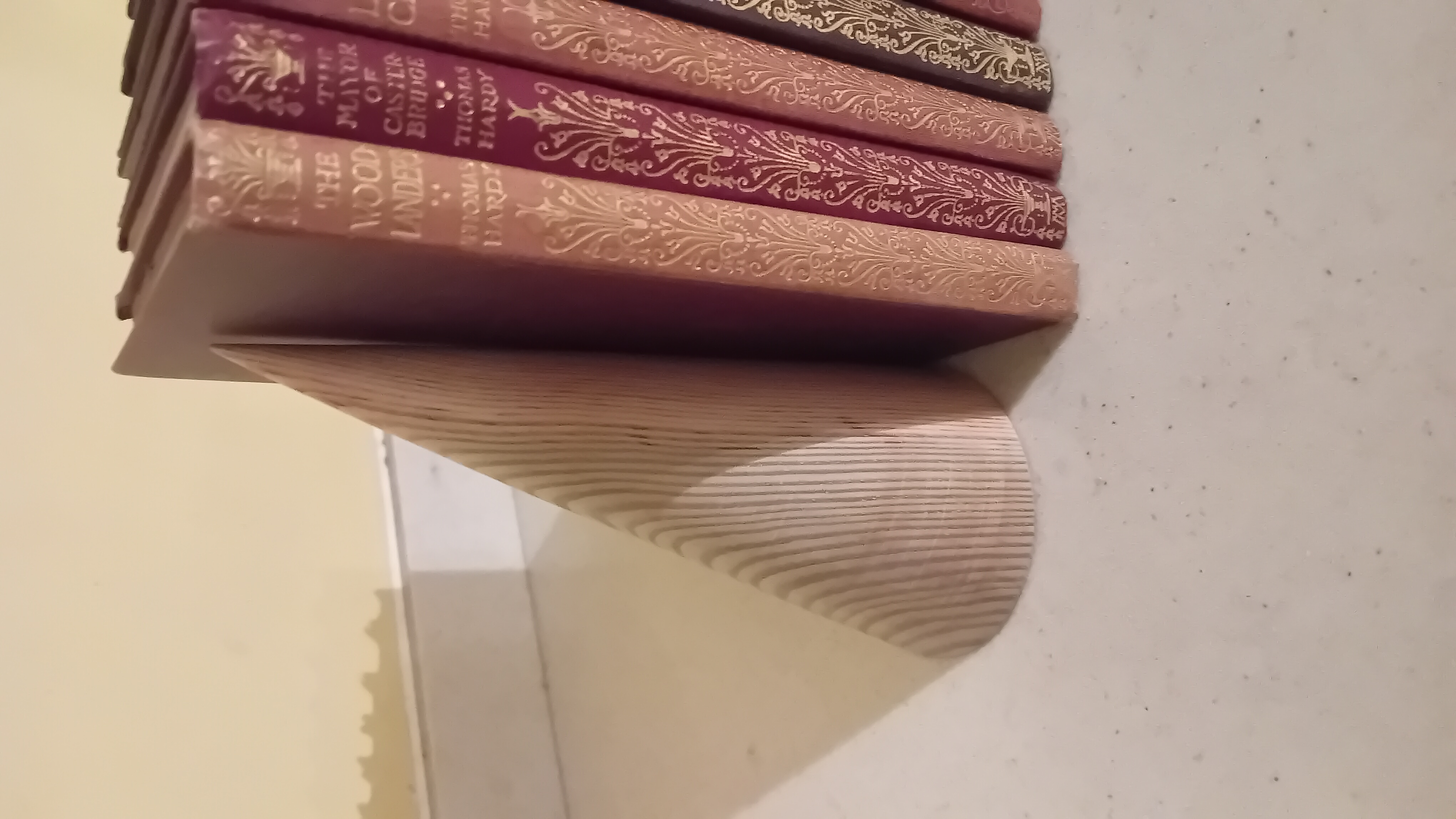 Cone-shaped bookends