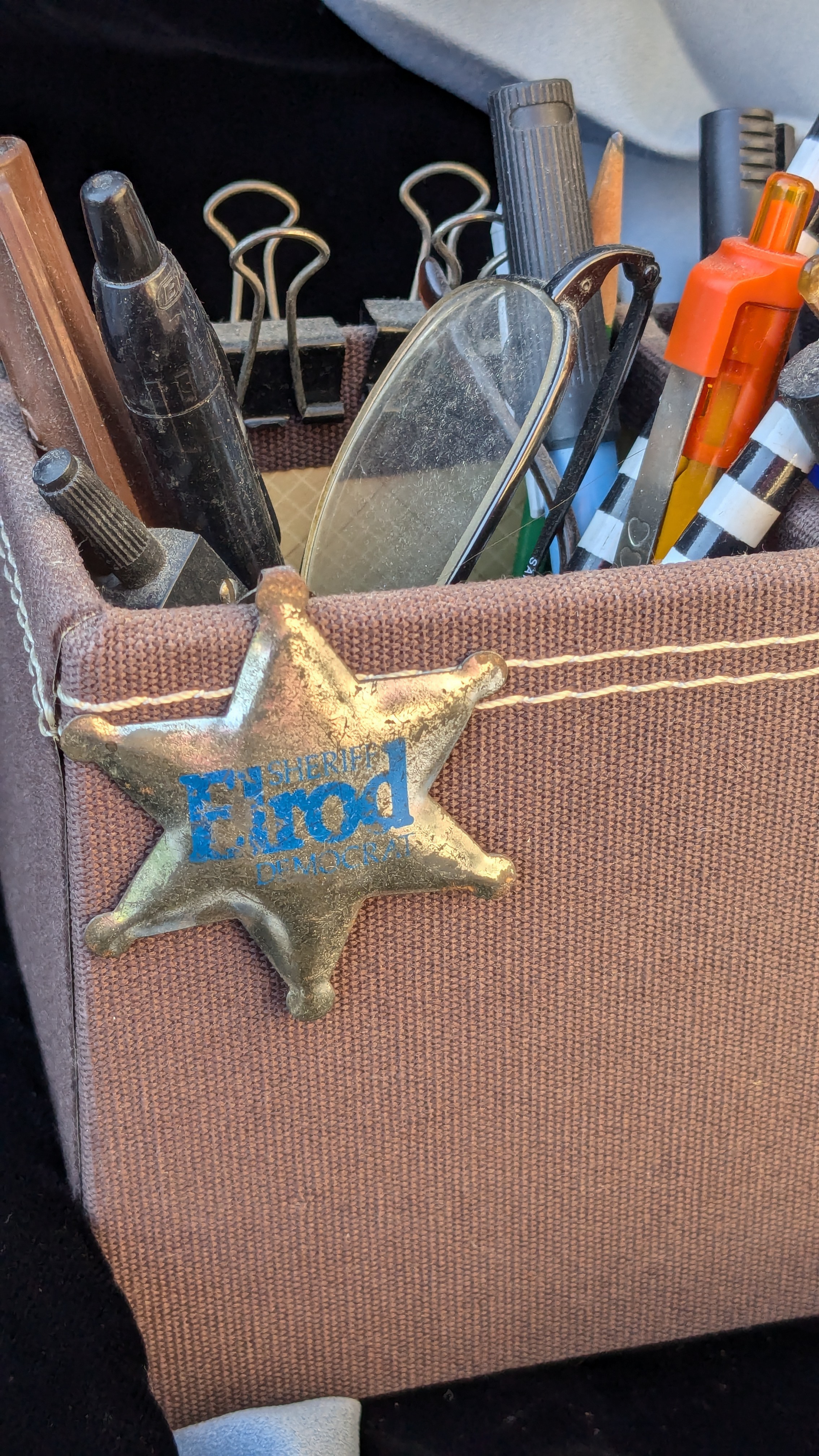Sheriff Elrod Campaign Badge with Bernardine Dohrn & Bill Ayers’ Desk Pen Holder