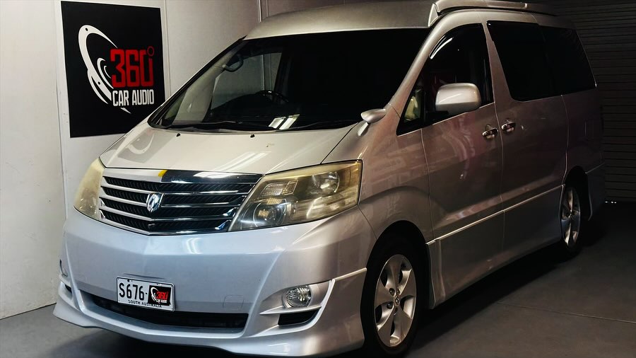 Toyota Alphard 