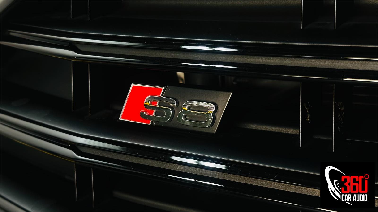 AUDI S8 2021-2025