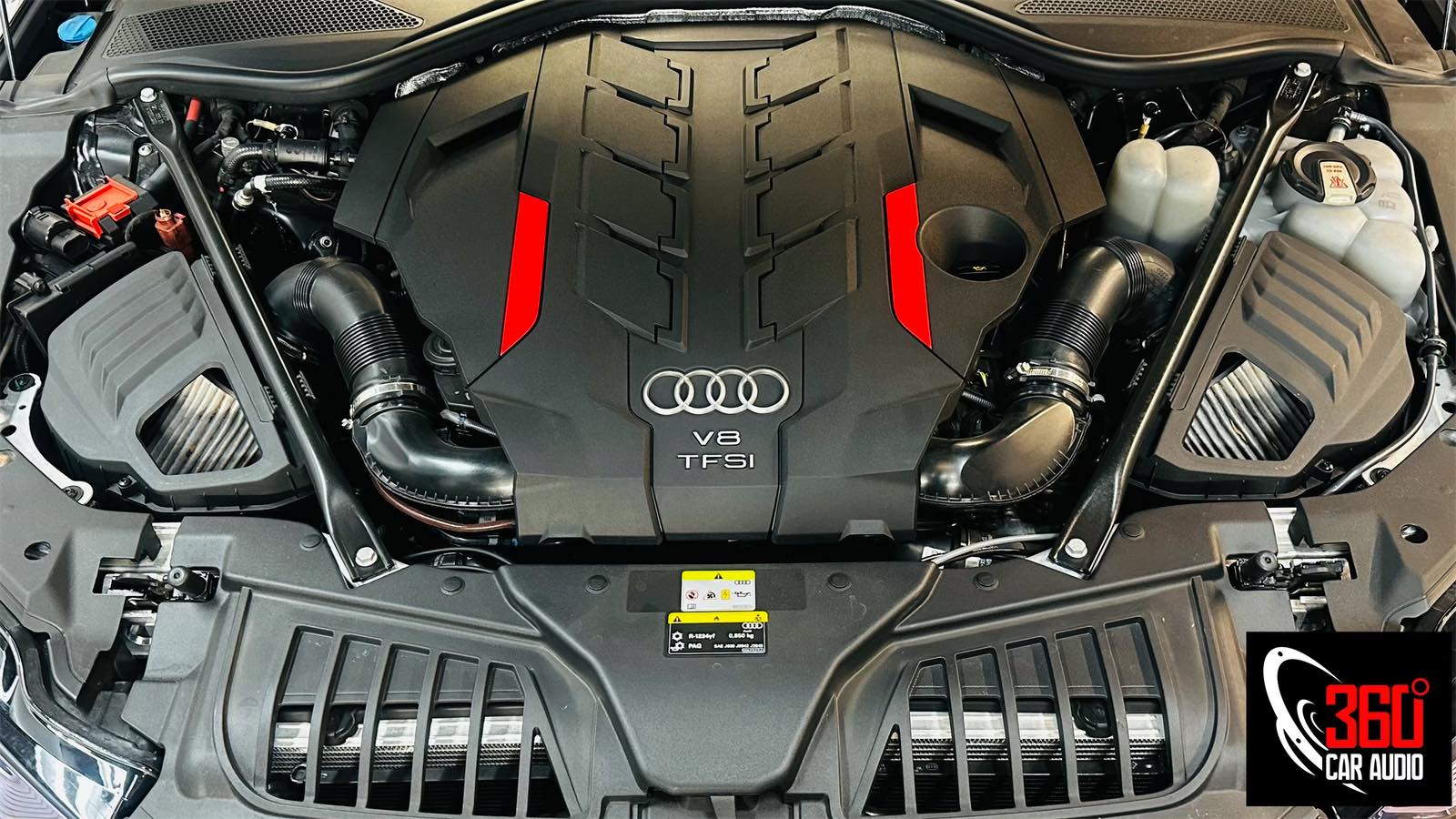 AUDI S8 2021-2025