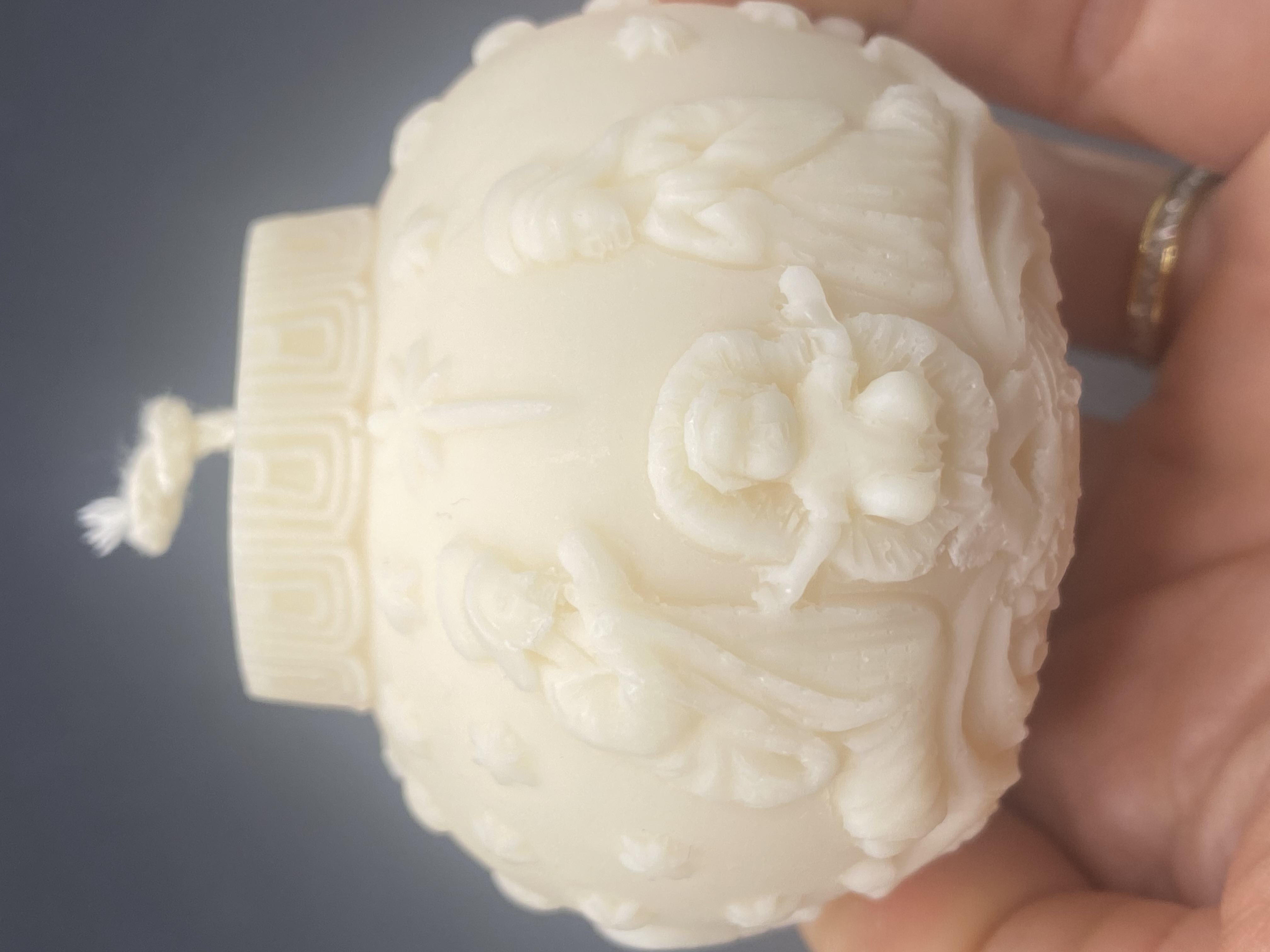 Crèche en boule de Noël