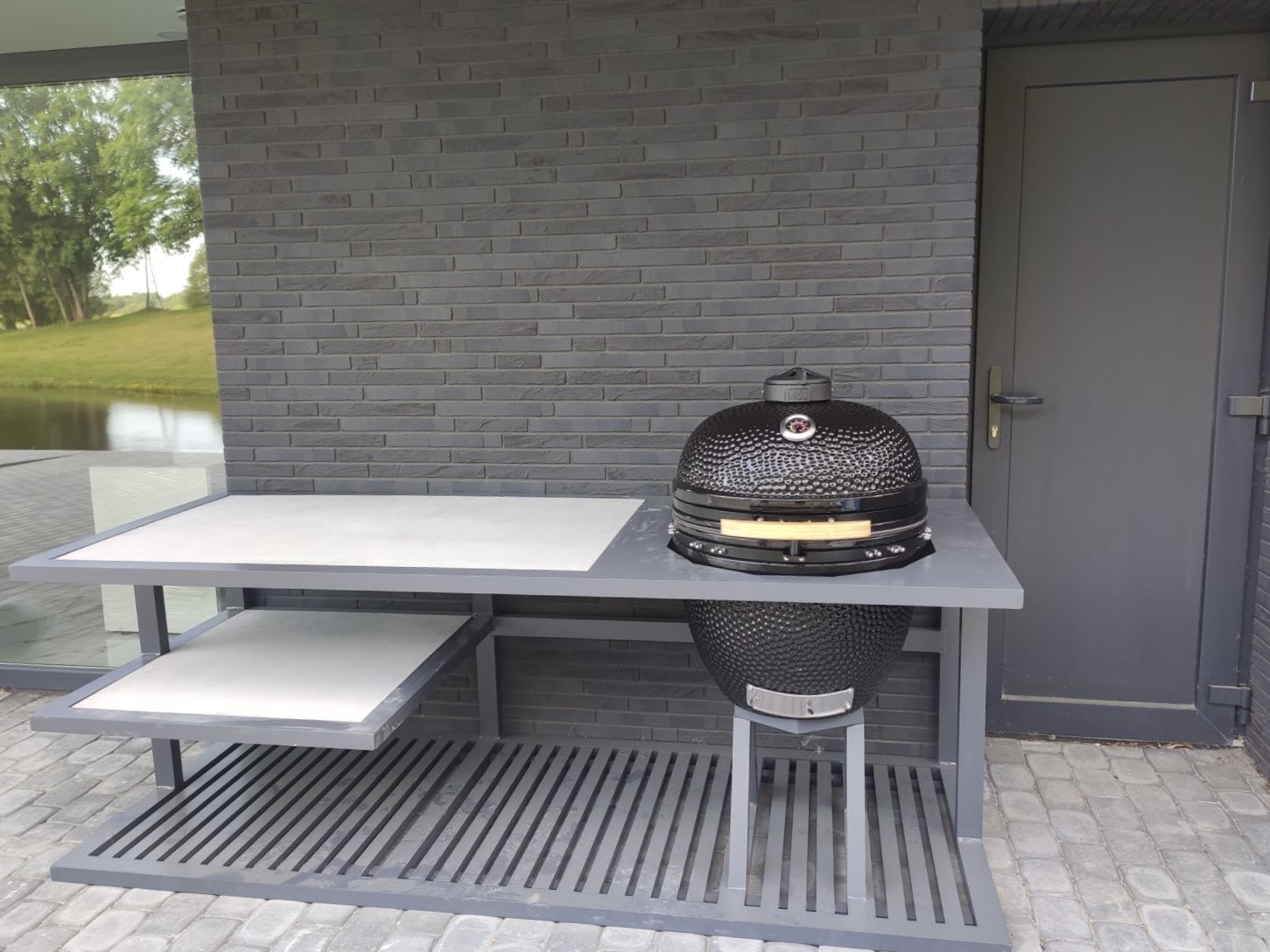 Aliuminis stalas kepsninėms