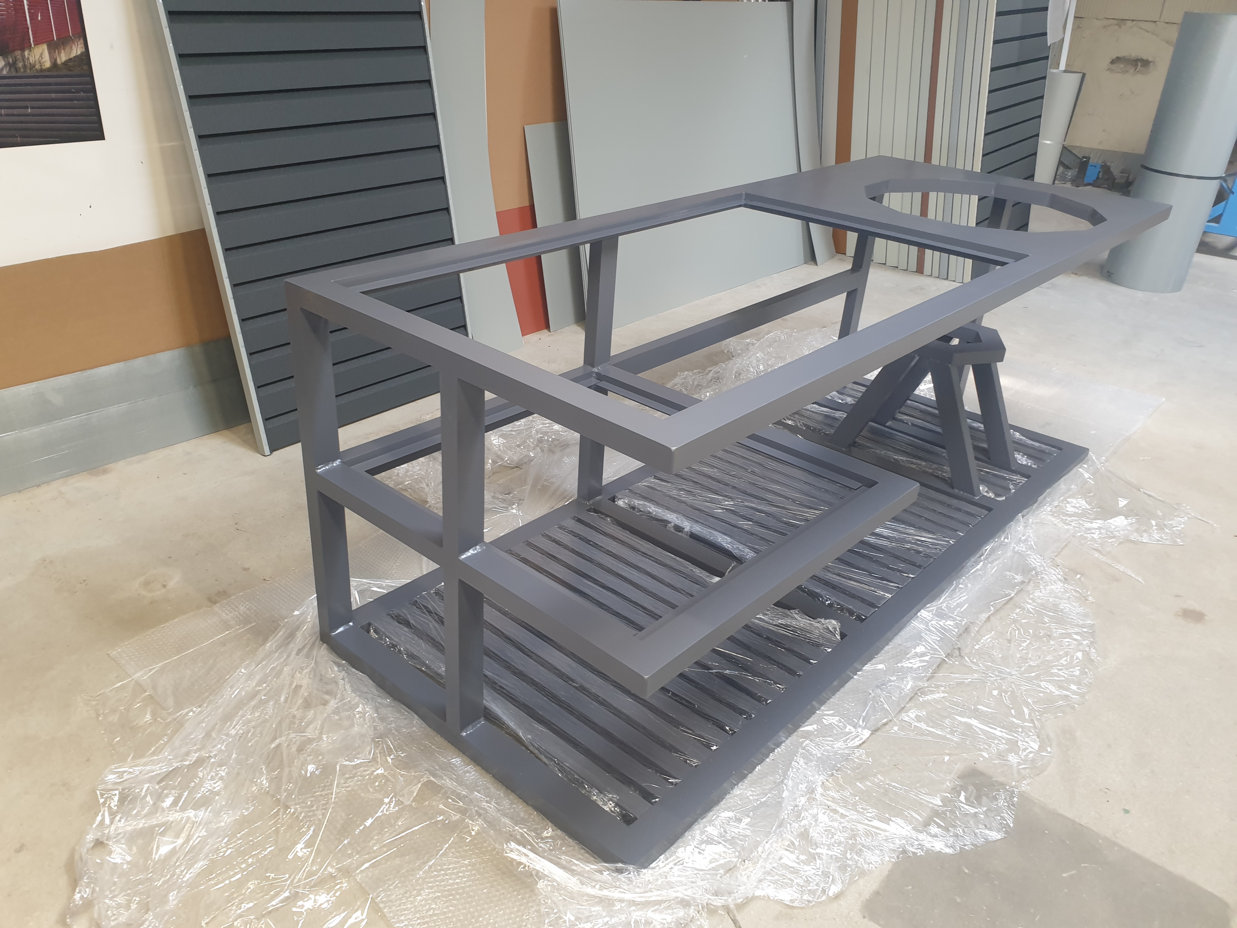 Aliuminis stalas kepsninėms