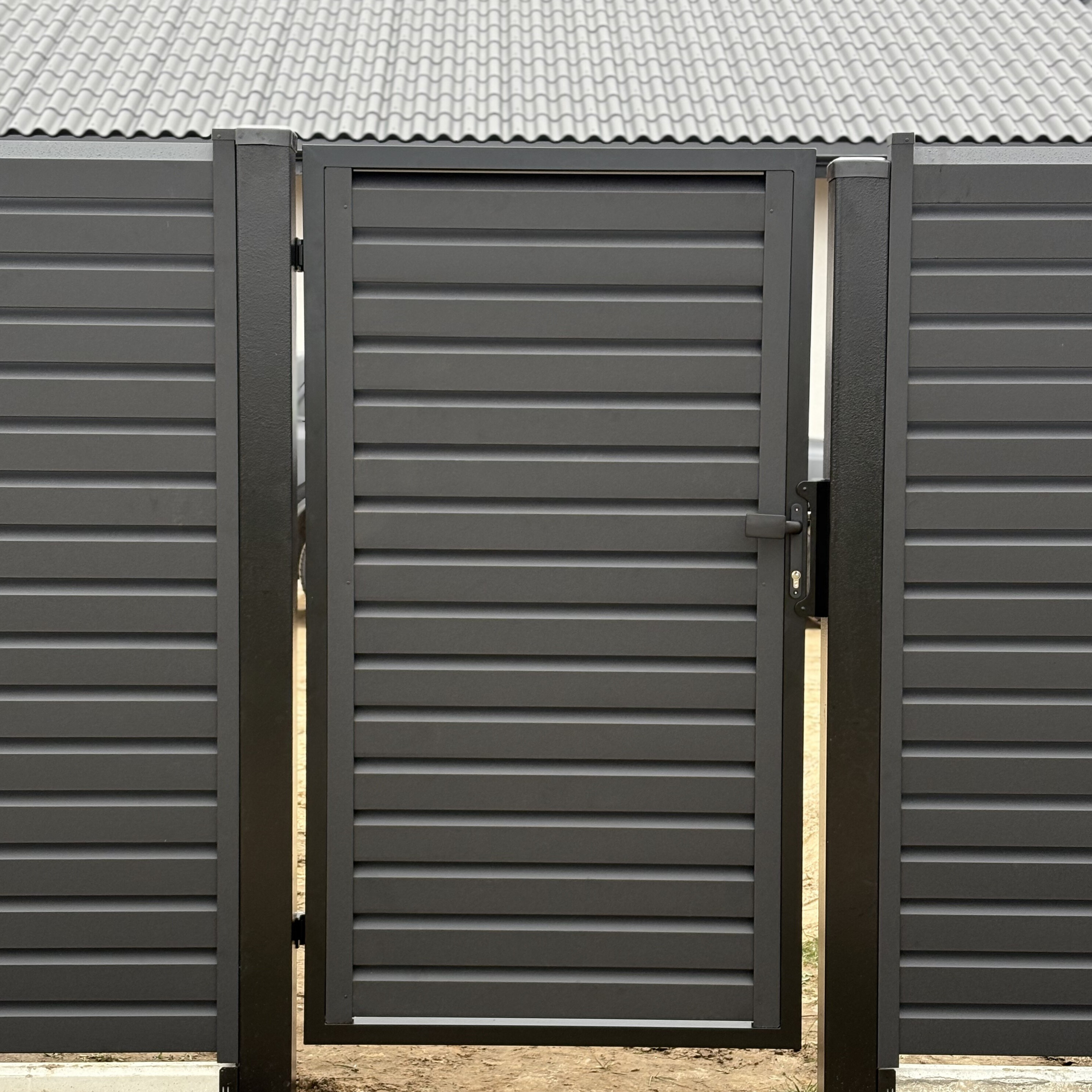 Aliuminiai kiemo varteliai