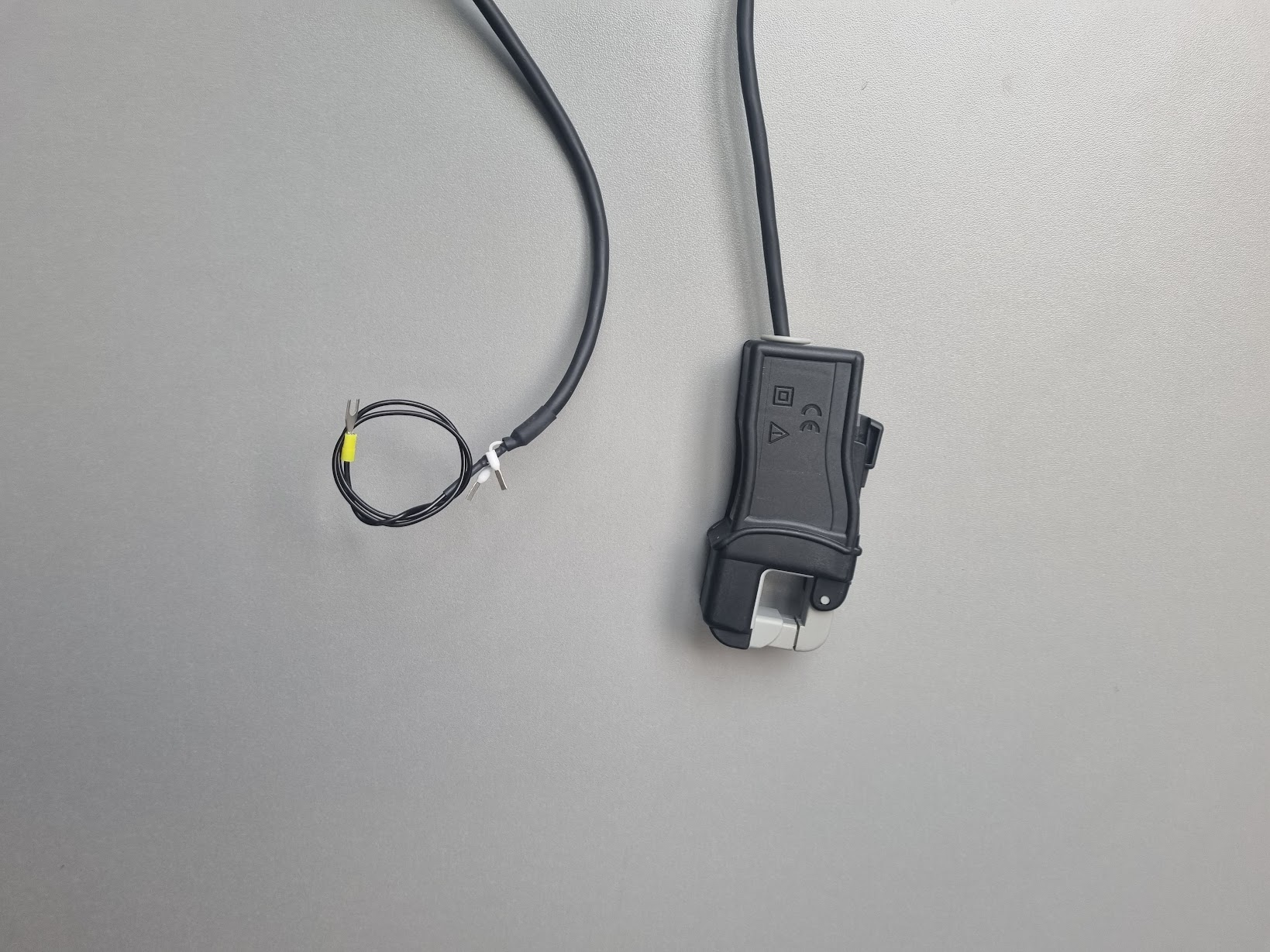 Srovės matavimo replės antrinėms grandinėms