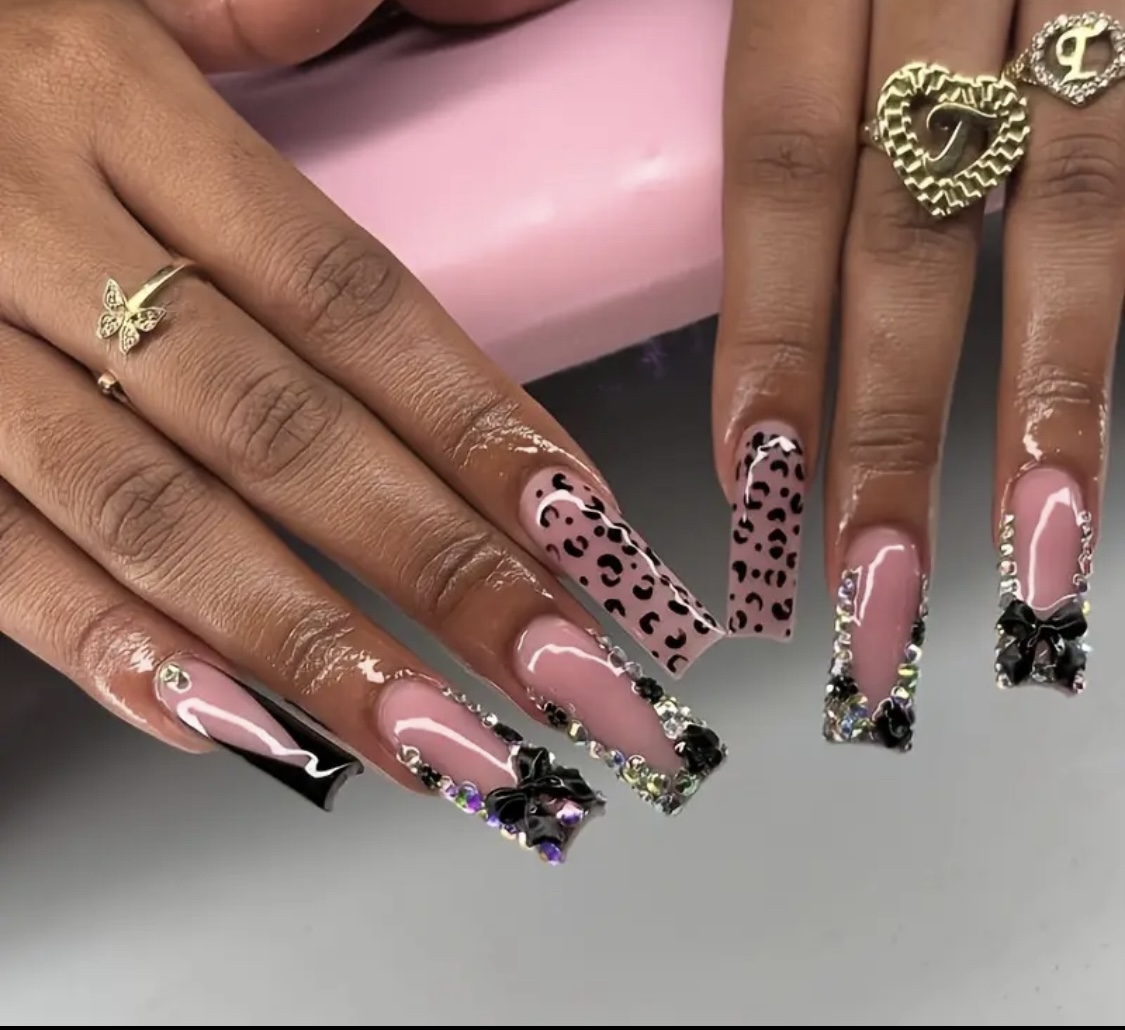 Glam Pink Leopard Nail Art