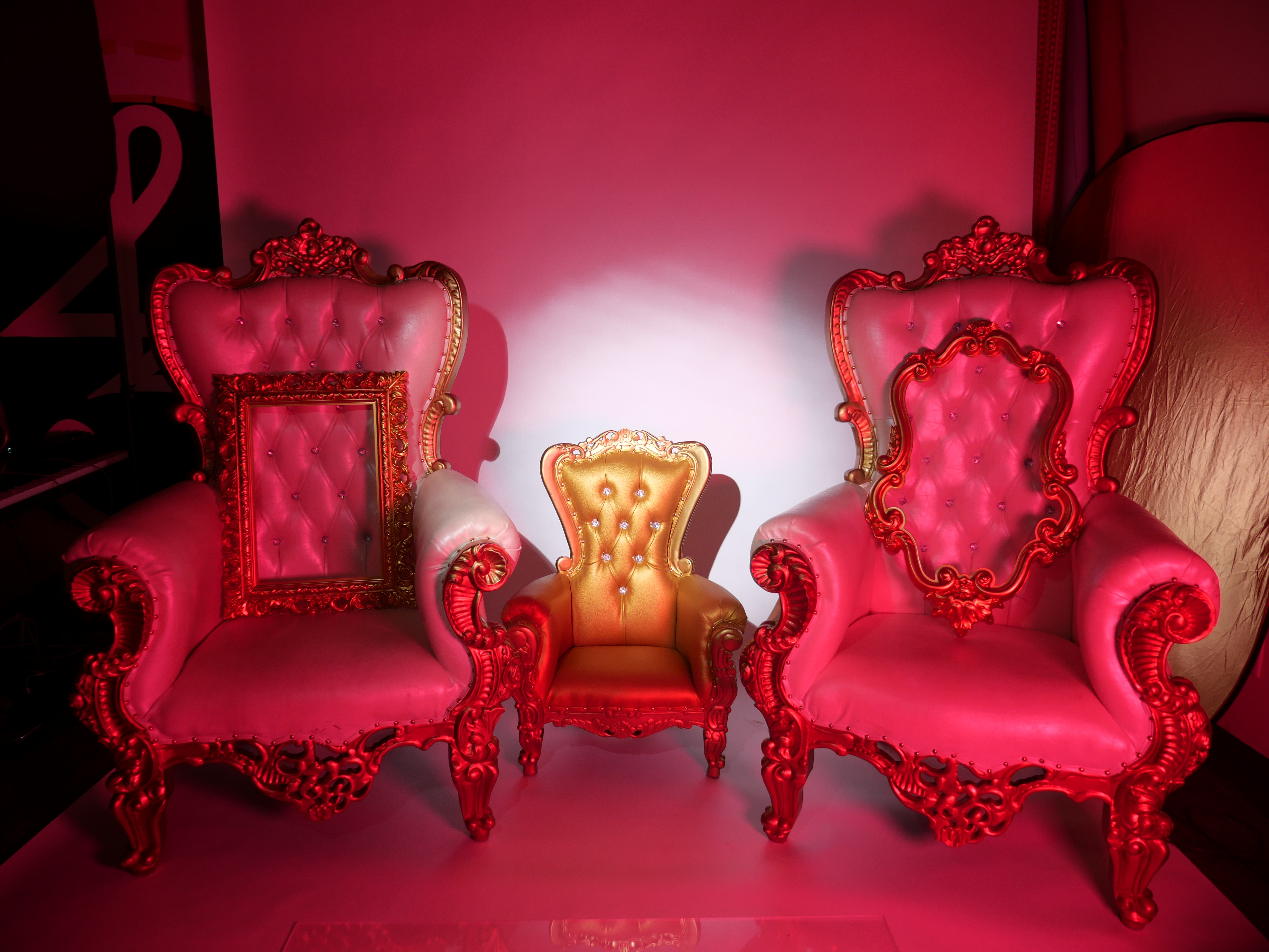 Luxury Throne Chair For Adult