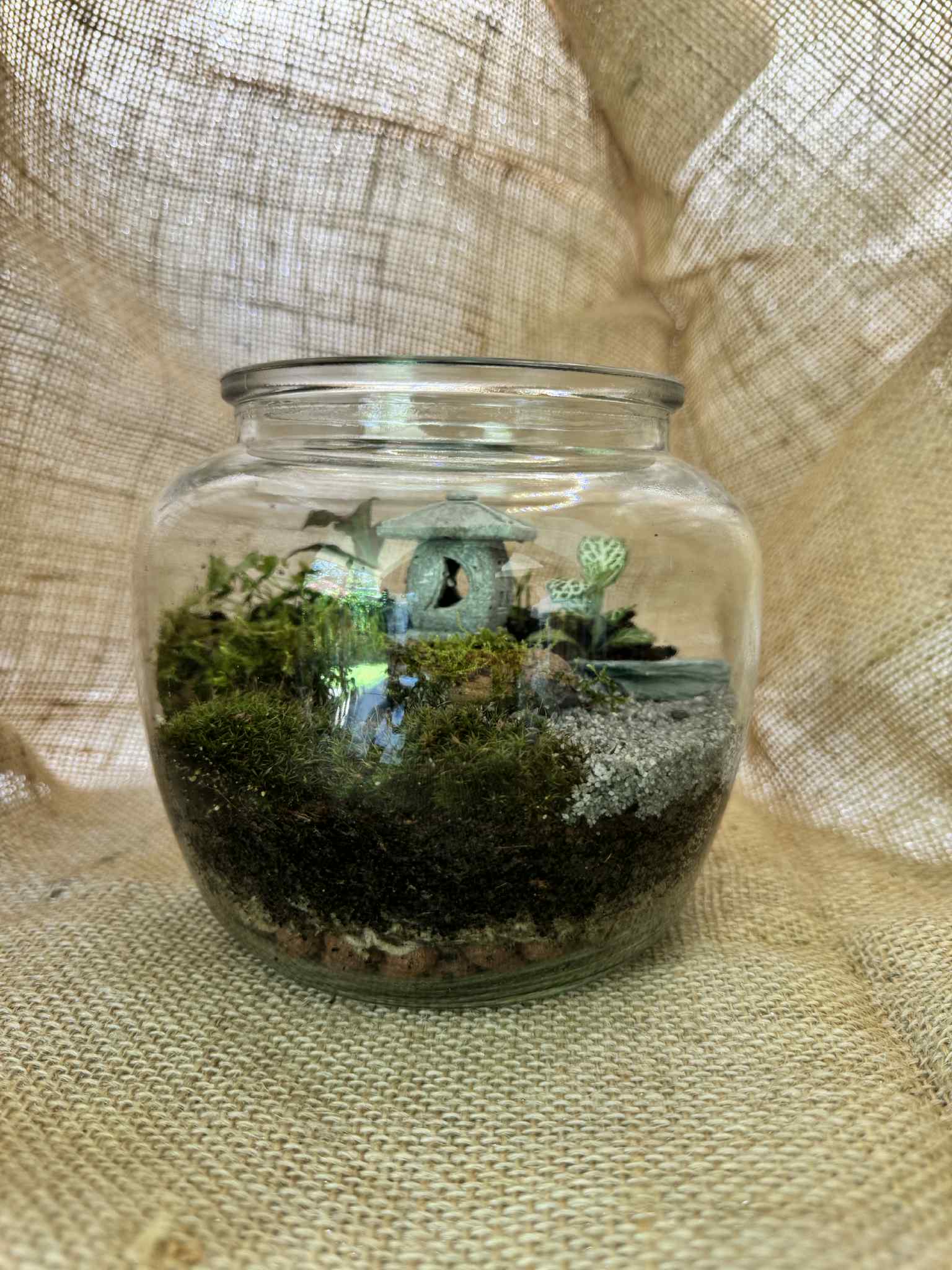 Medium round glass bowls 