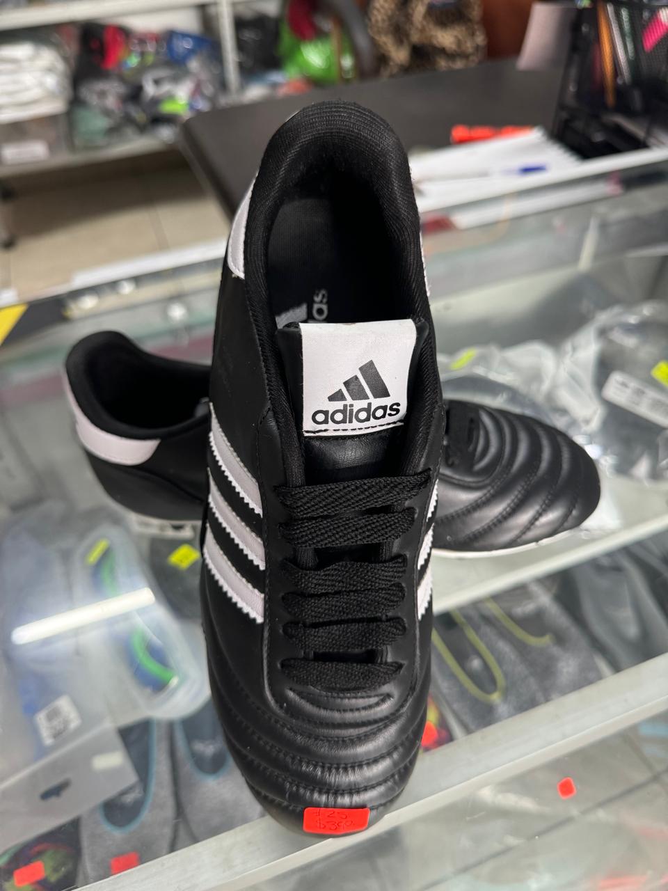 Zapato fútbol de piel artesanal