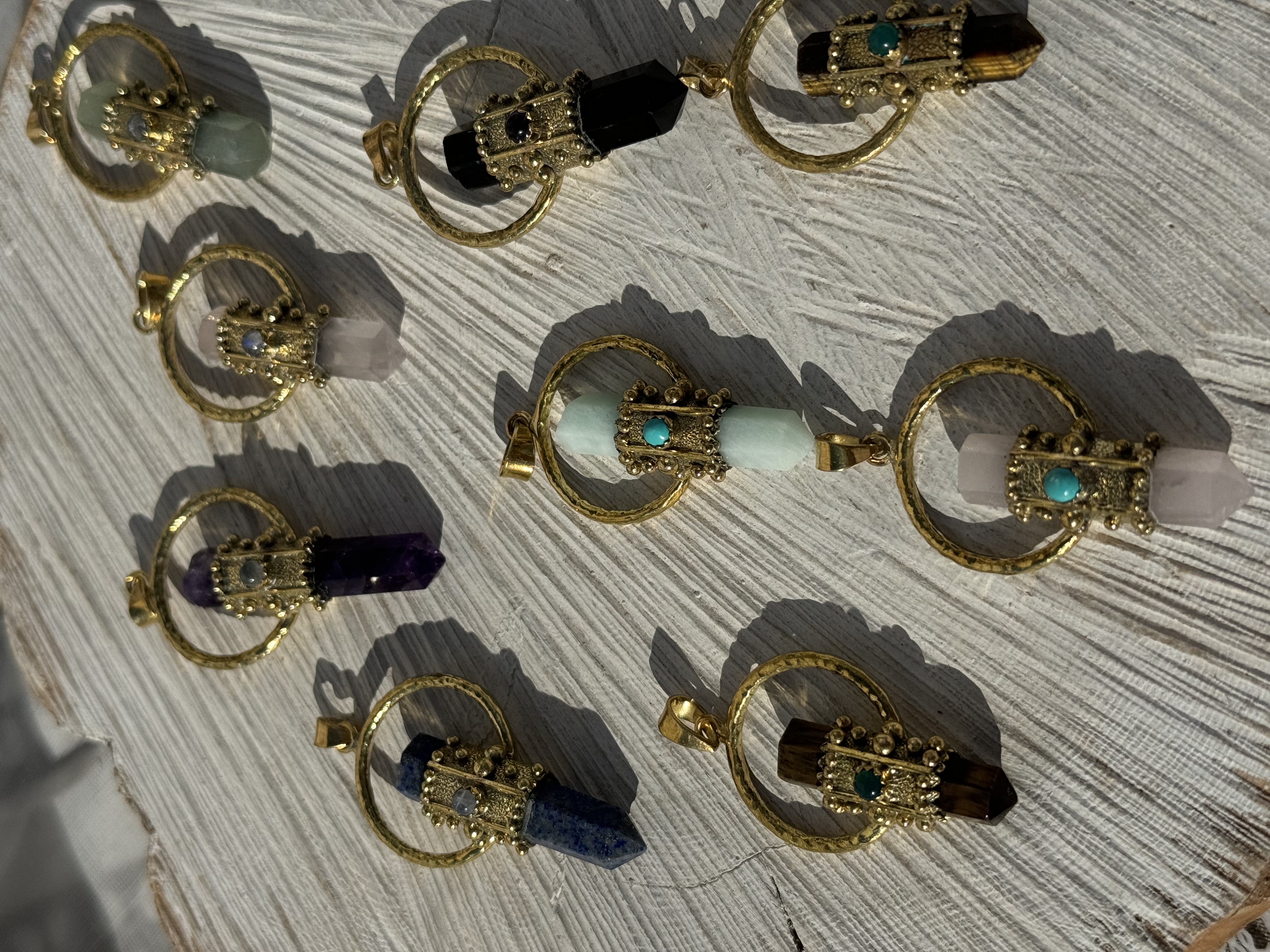 STONE CIRCLE : Pendant for Protection in Natural Stone and Brass