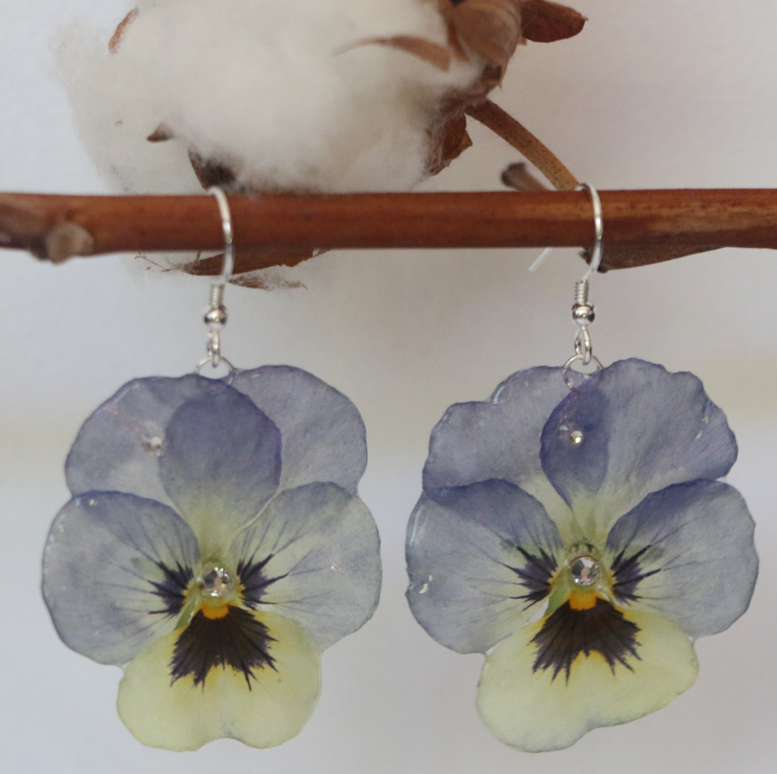 Boucles d'oreilles en Pensée bicolore bleu-clair ivoire Argent 925