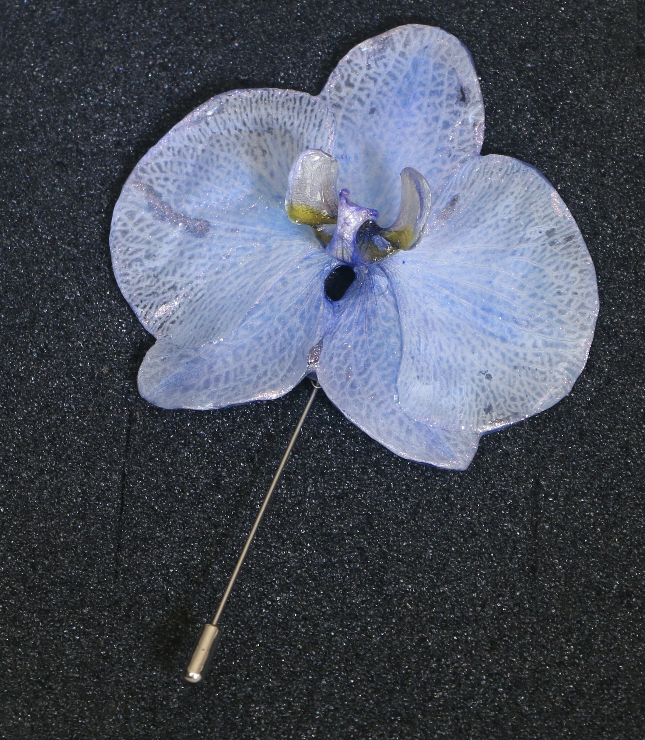 Broche en Orchidée Bleue