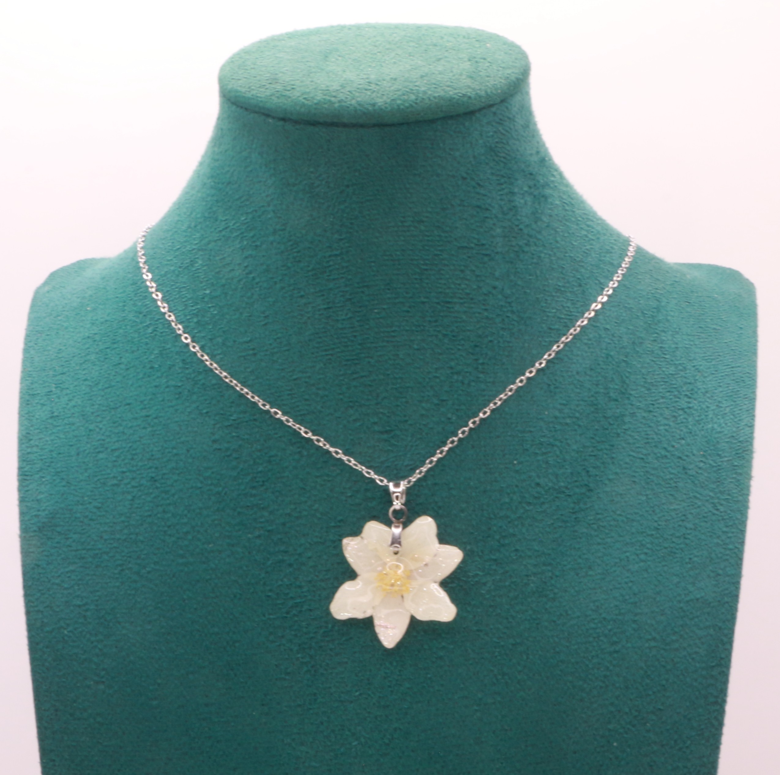 Le pendentif de la Mariée