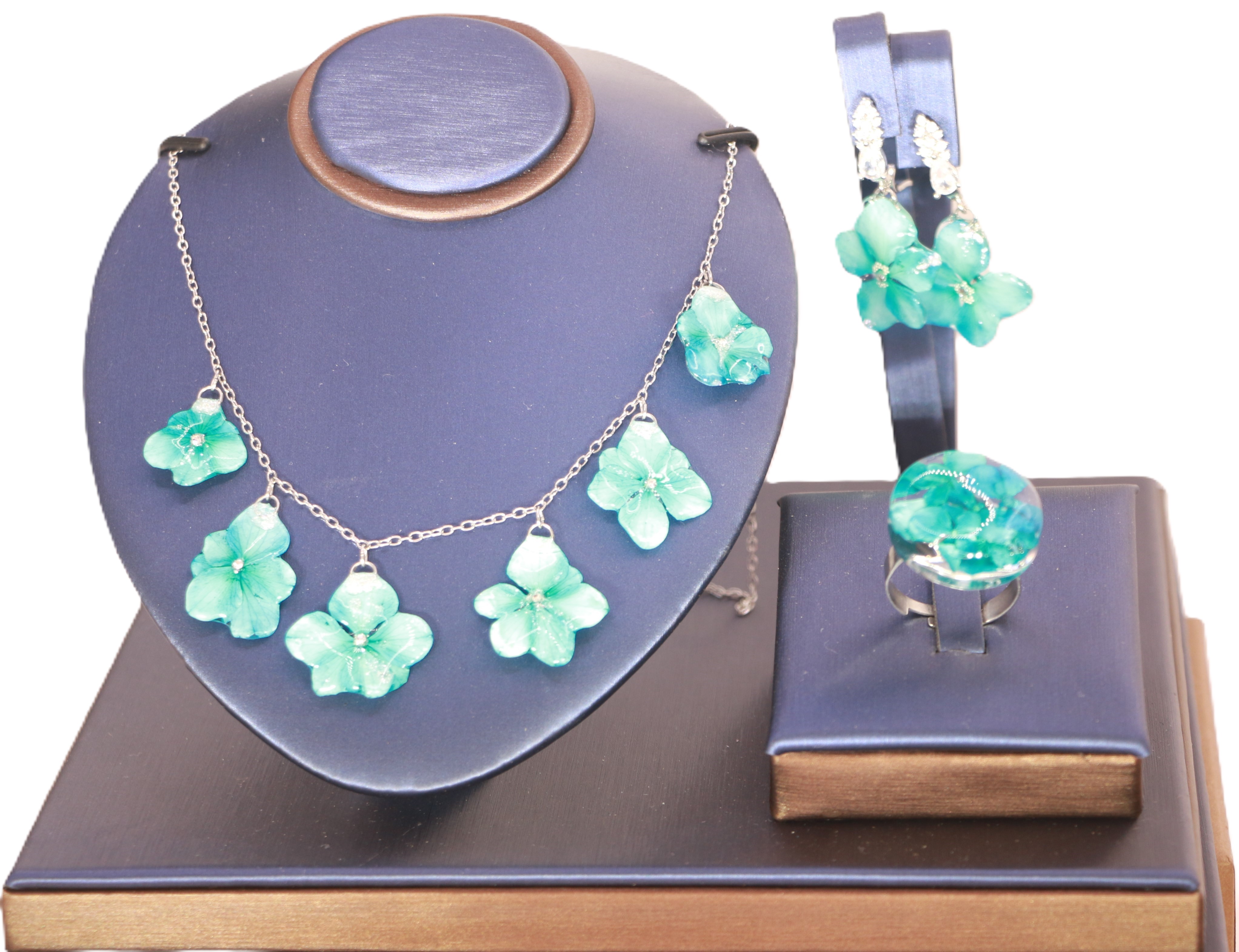 Parure 4 éléments d'hortensia bleu turquoise