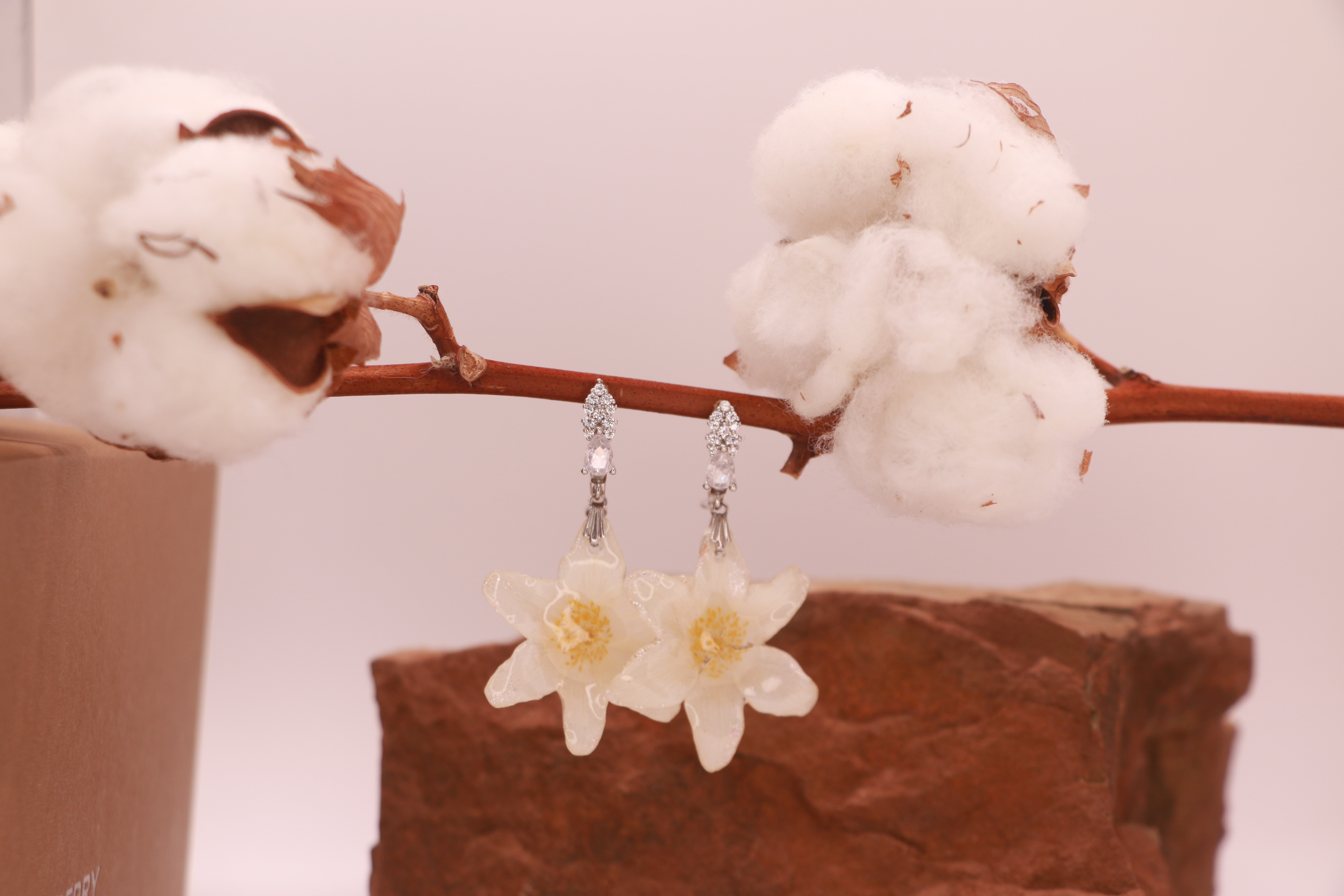 Boucles d'oreilles en Anémone des Bois