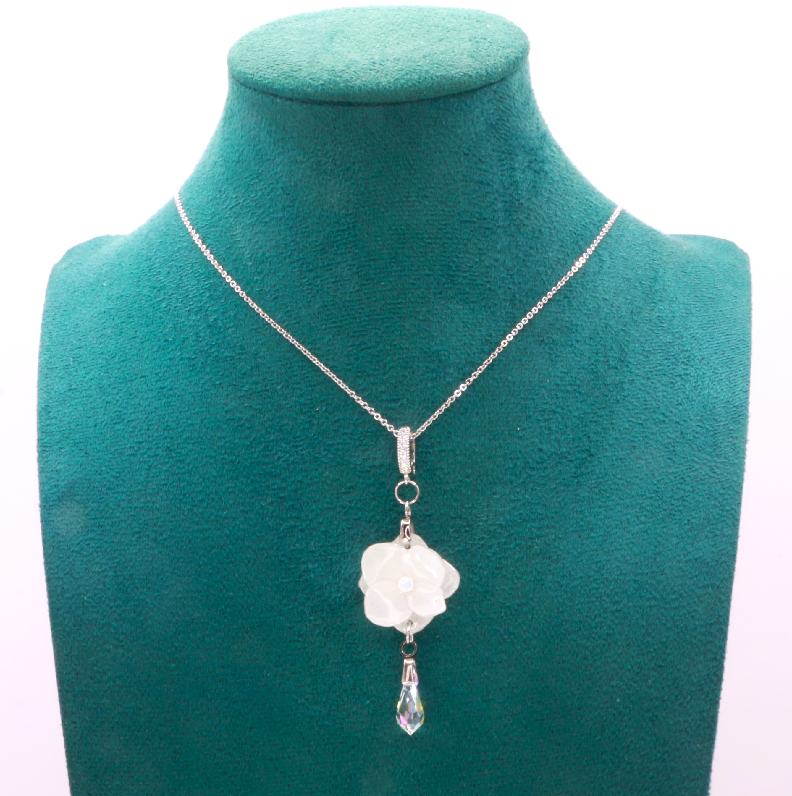 Le pendentif de la Mariée