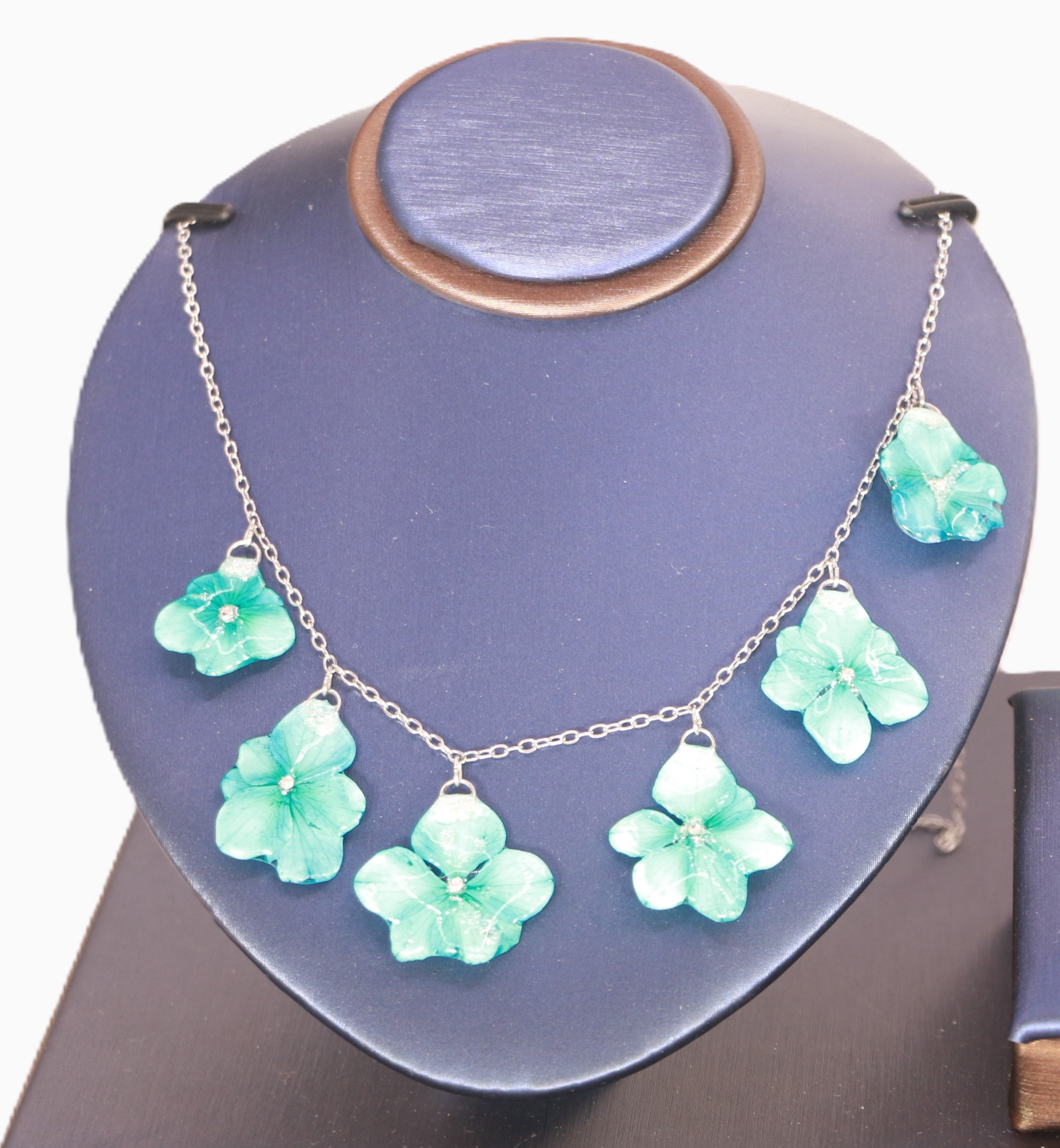 Parure 4 éléments d'hortensia bleu turquoise