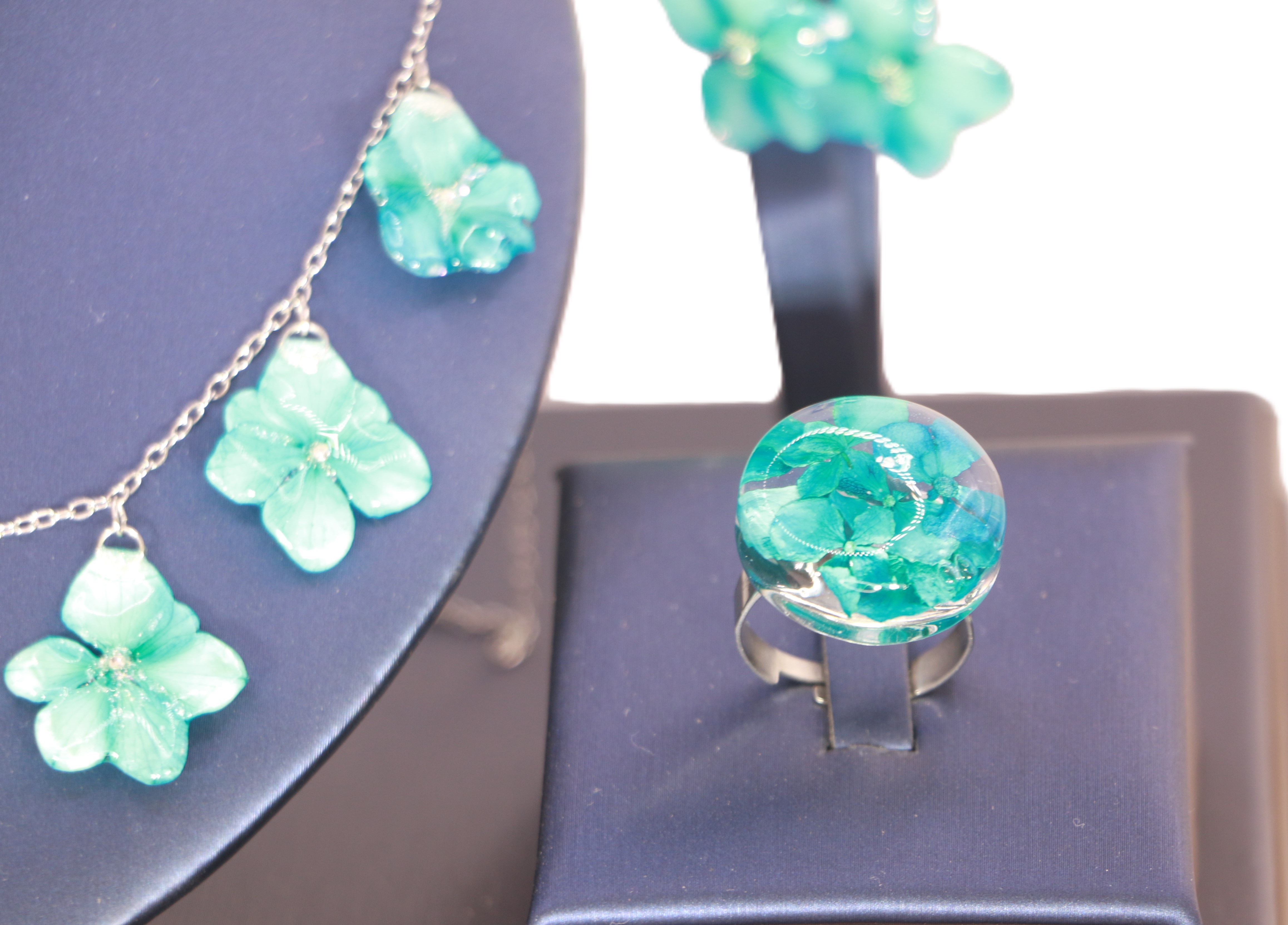 Parure 4 éléments d'hortensia bleu turquoise