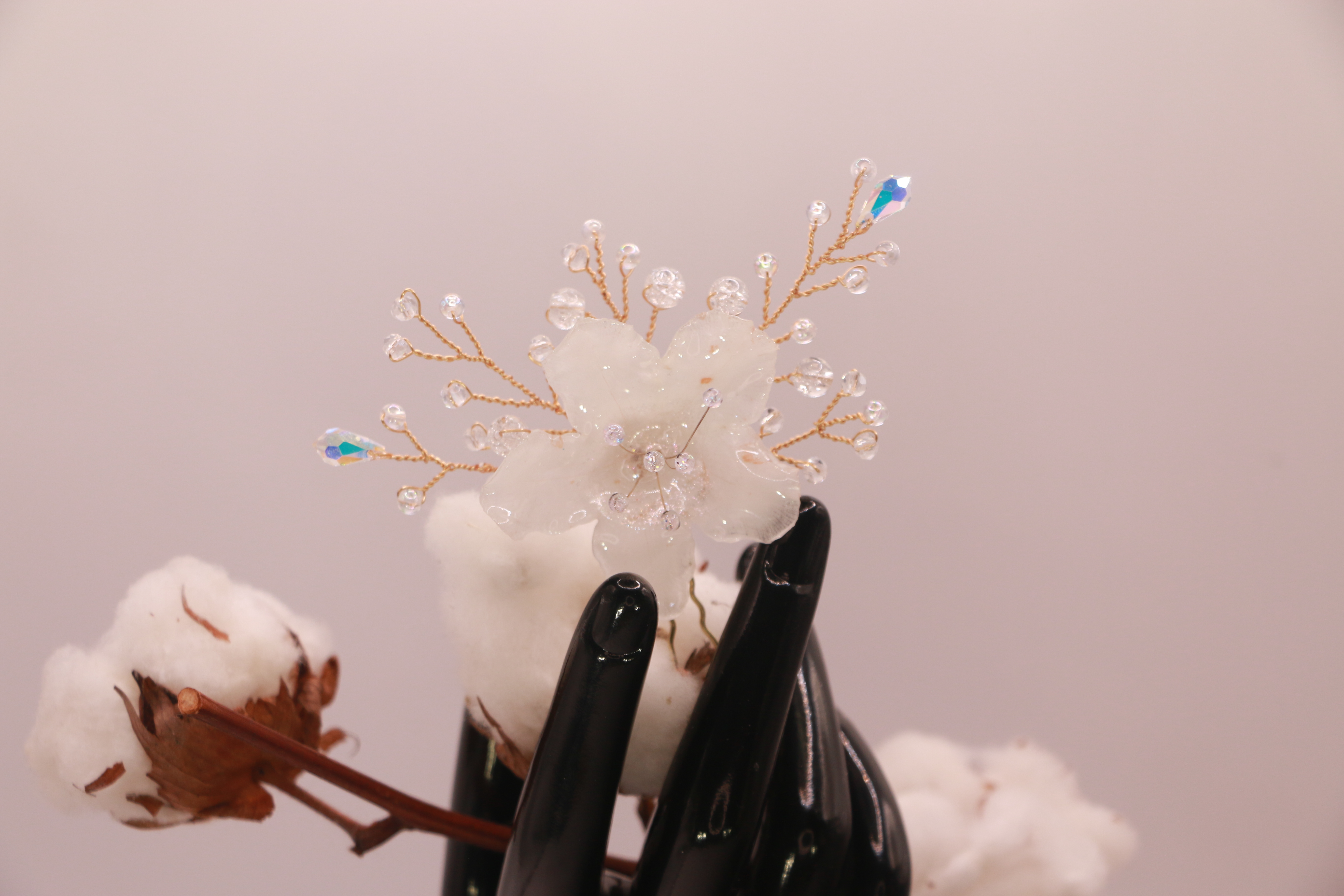 Epingle à cheveux Rhododendron Blanc et Cristaux