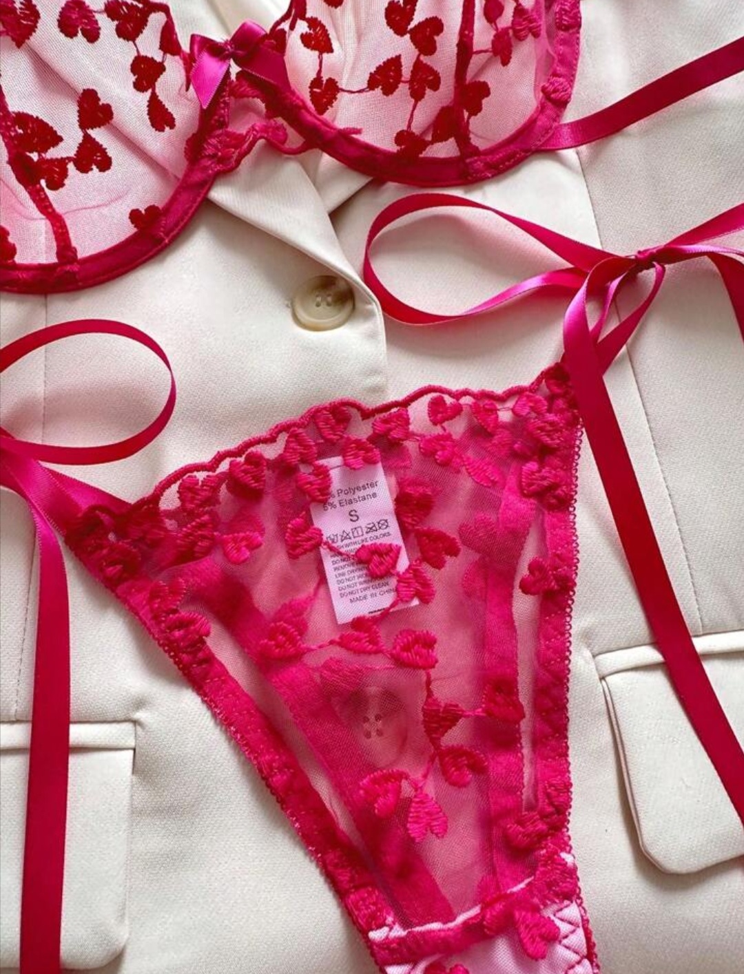 Soutien-gorge et String rose fushia
