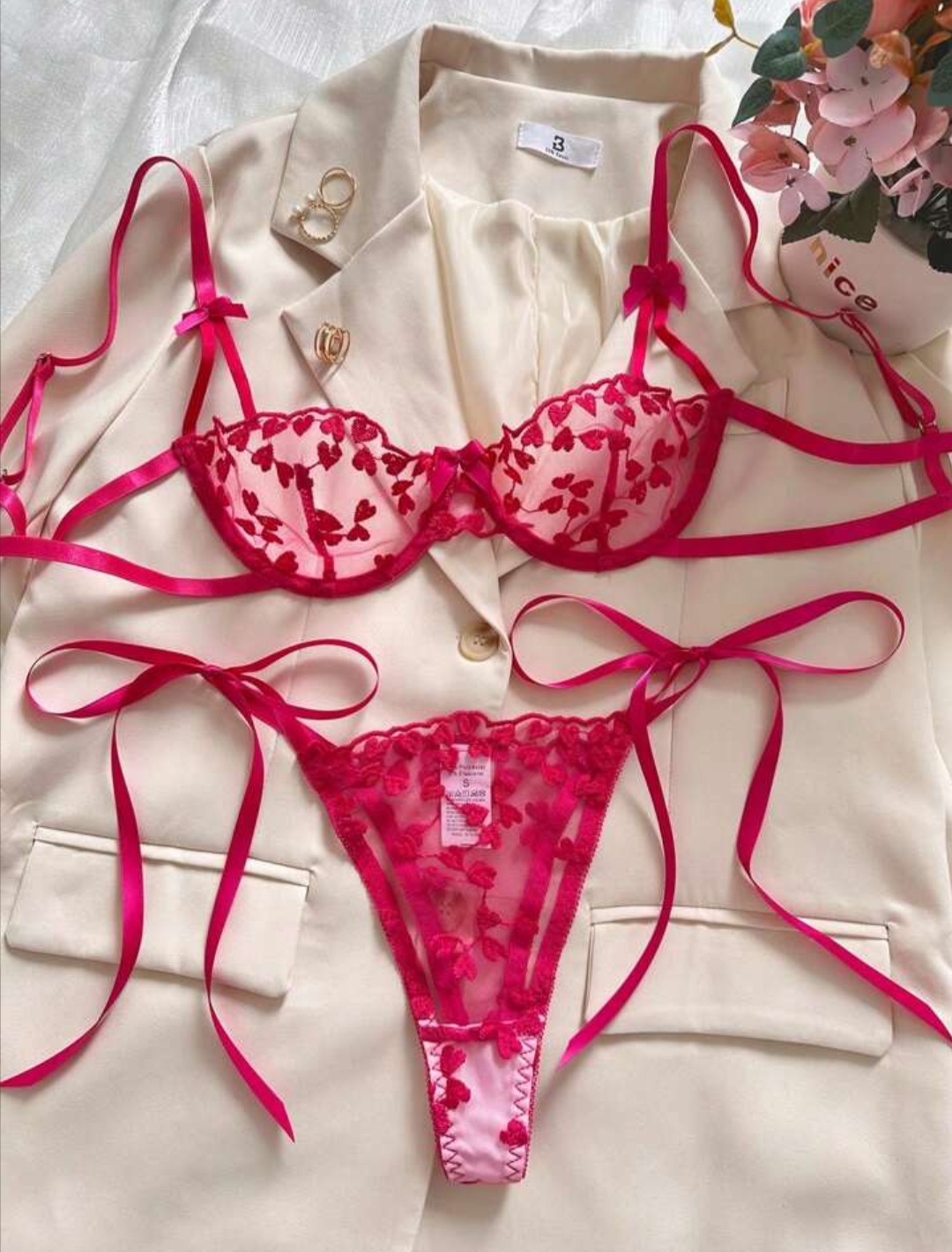Soutien-gorge et String rose fushia