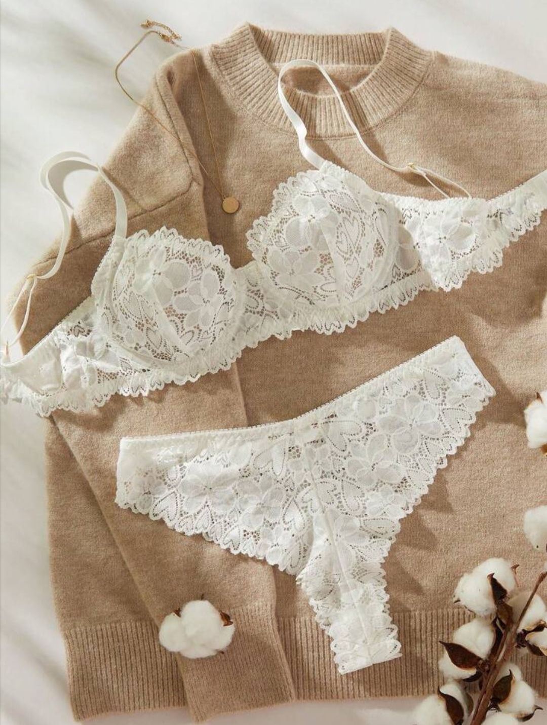 Ensemble de lingerie blanc