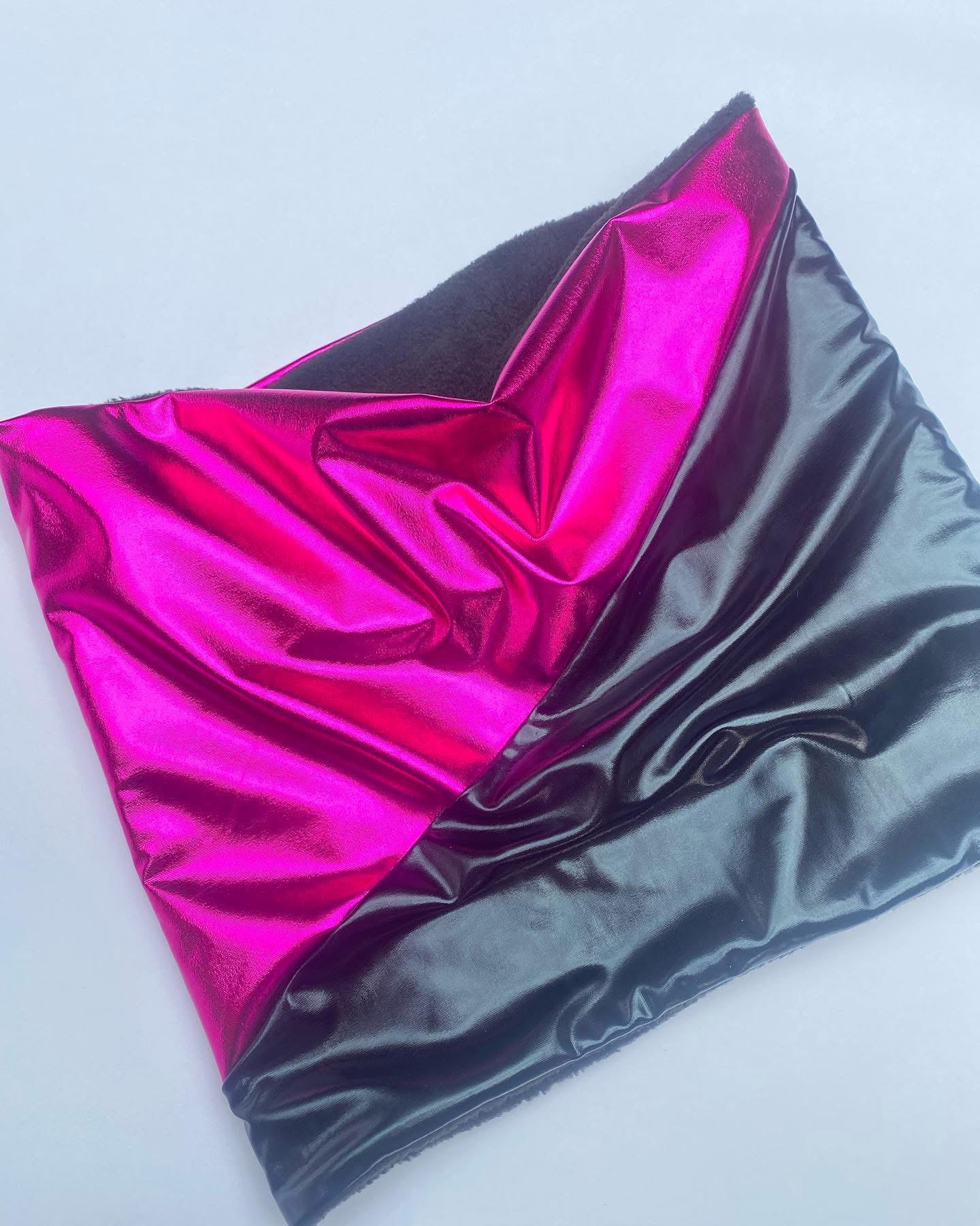 BEBOP BOUTIQUE METALLIC AND FLEECE SNOOD IN CERISE PINK AND BLACK