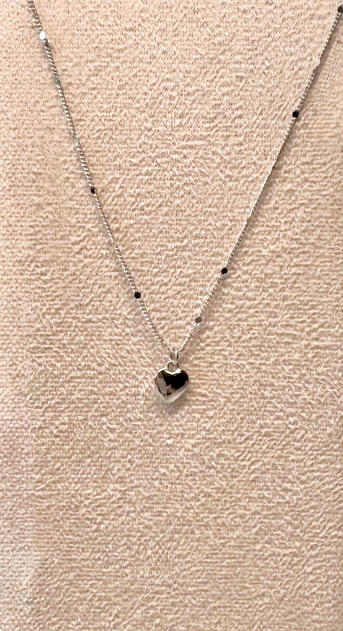 Minimalist heart necklace