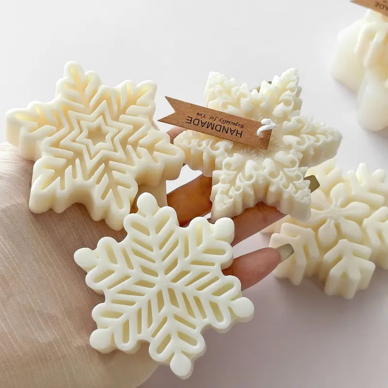 Winterliches Kerzenset “Gingerbread & Snow” – 3 handgegossene Weihnachtskerzen aus Kokos-Raps-Wachs