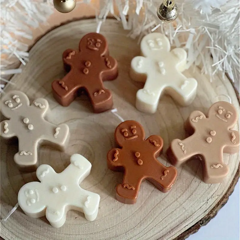 Winterliches Kerzenset “Gingerbread & Snow” – 3 handgegossene Weihnachtskerzen aus Kokos-Raps-Wachs